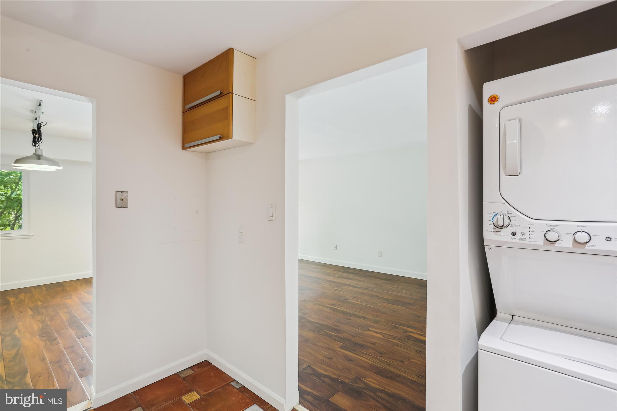 ROCKVILLE - Residential