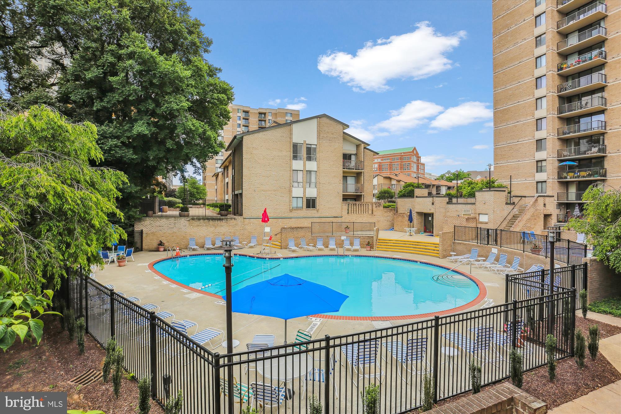 ROCKVILLE - Residential