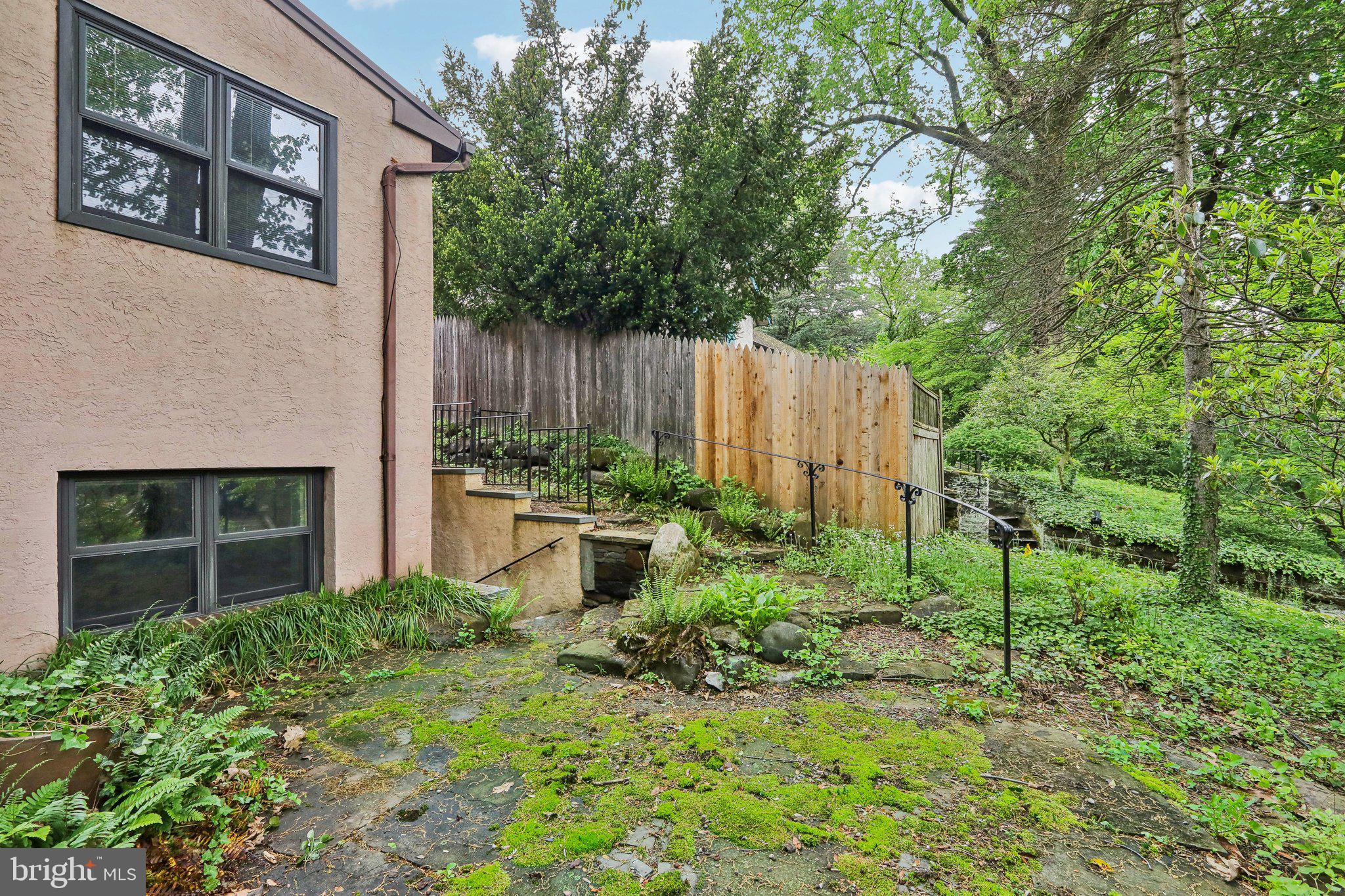 CHESTNUT HILL - Residential