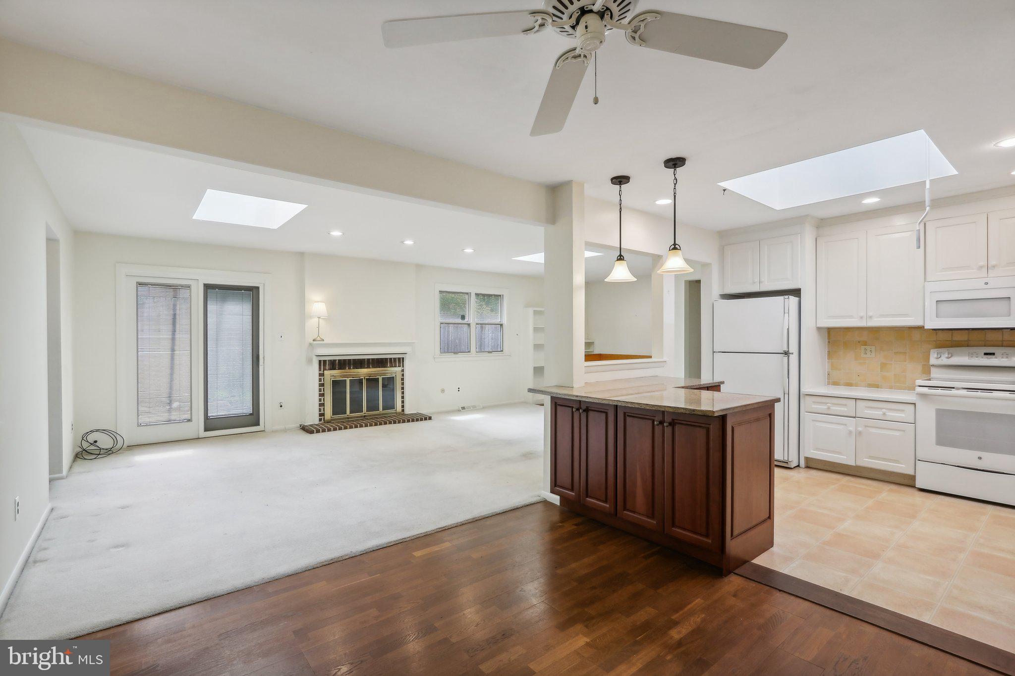 CHESTNUT HILL - Residential