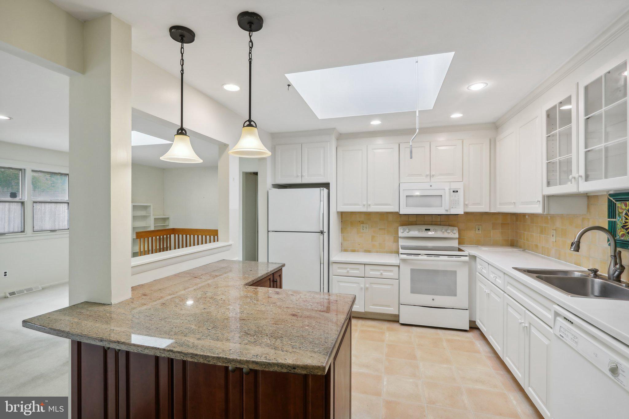 CHESTNUT HILL - Residential