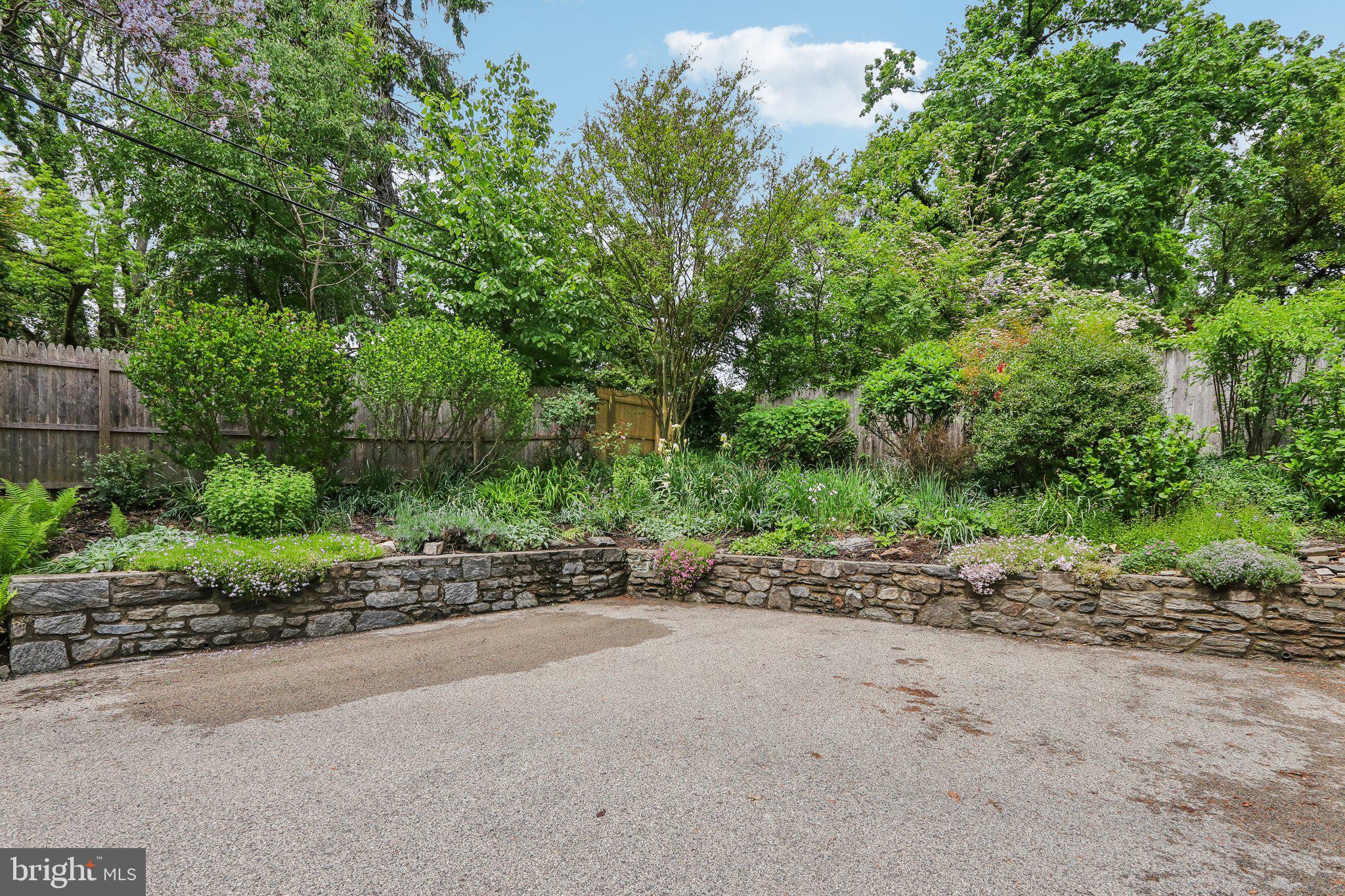 CHESTNUT HILL - Residential