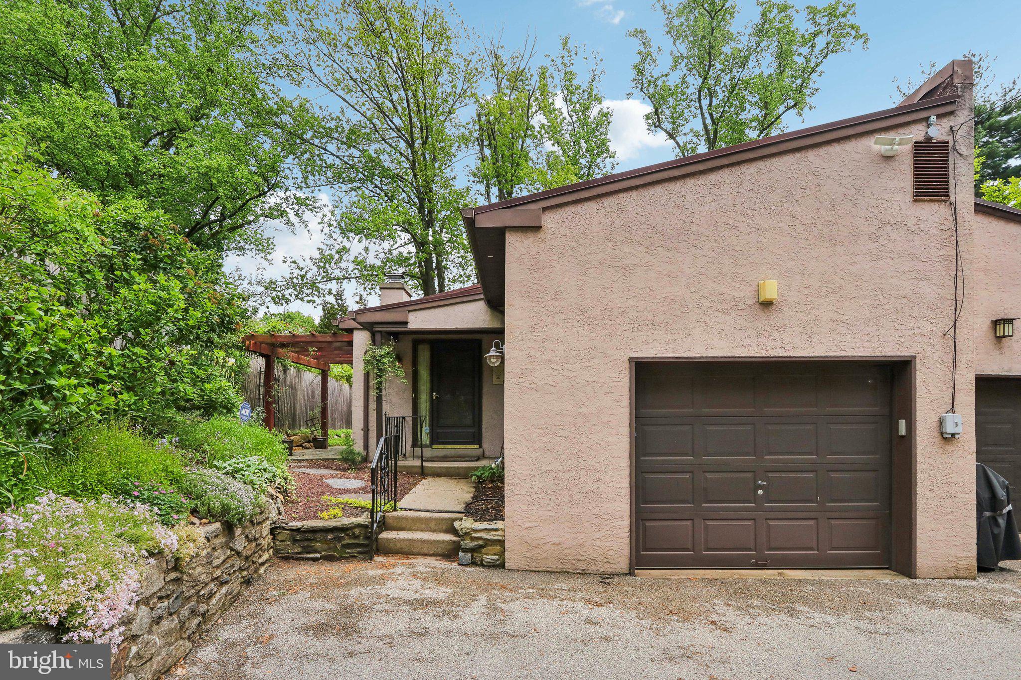 CHESTNUT HILL - Residential