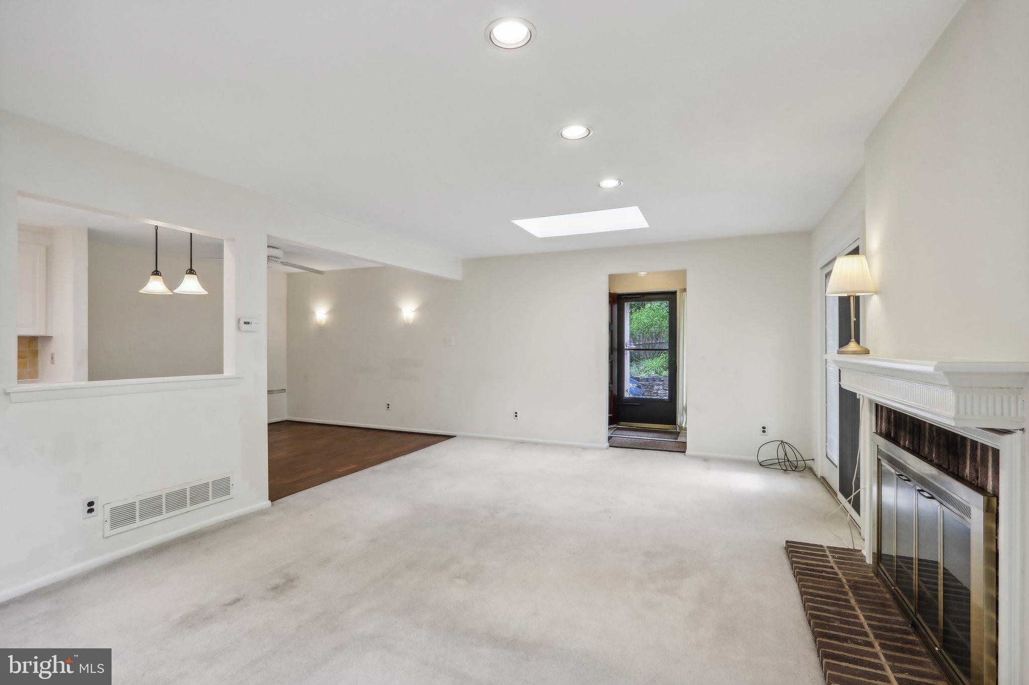 CHESTNUT HILL - Residential