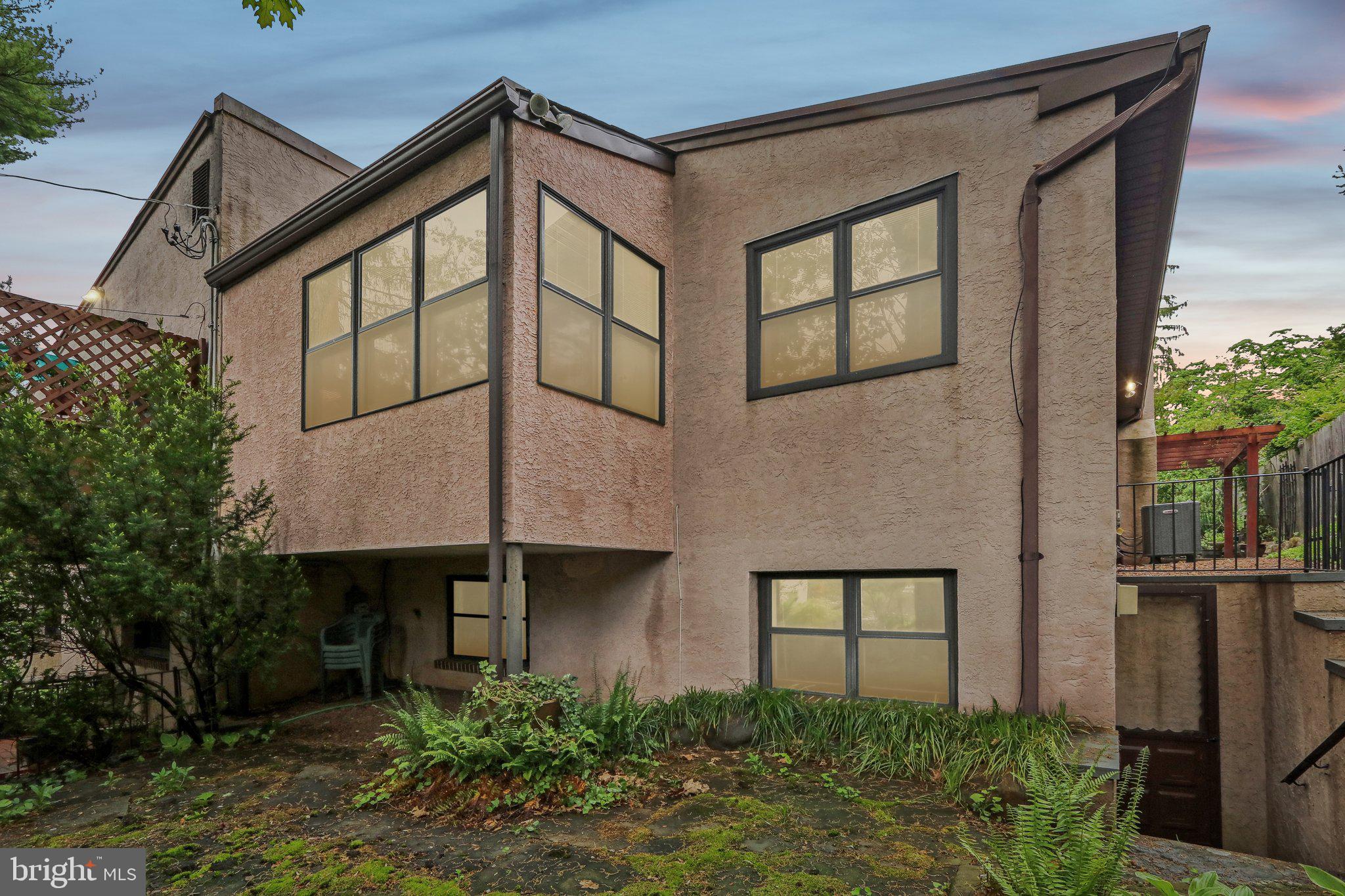 CHESTNUT HILL - Residential