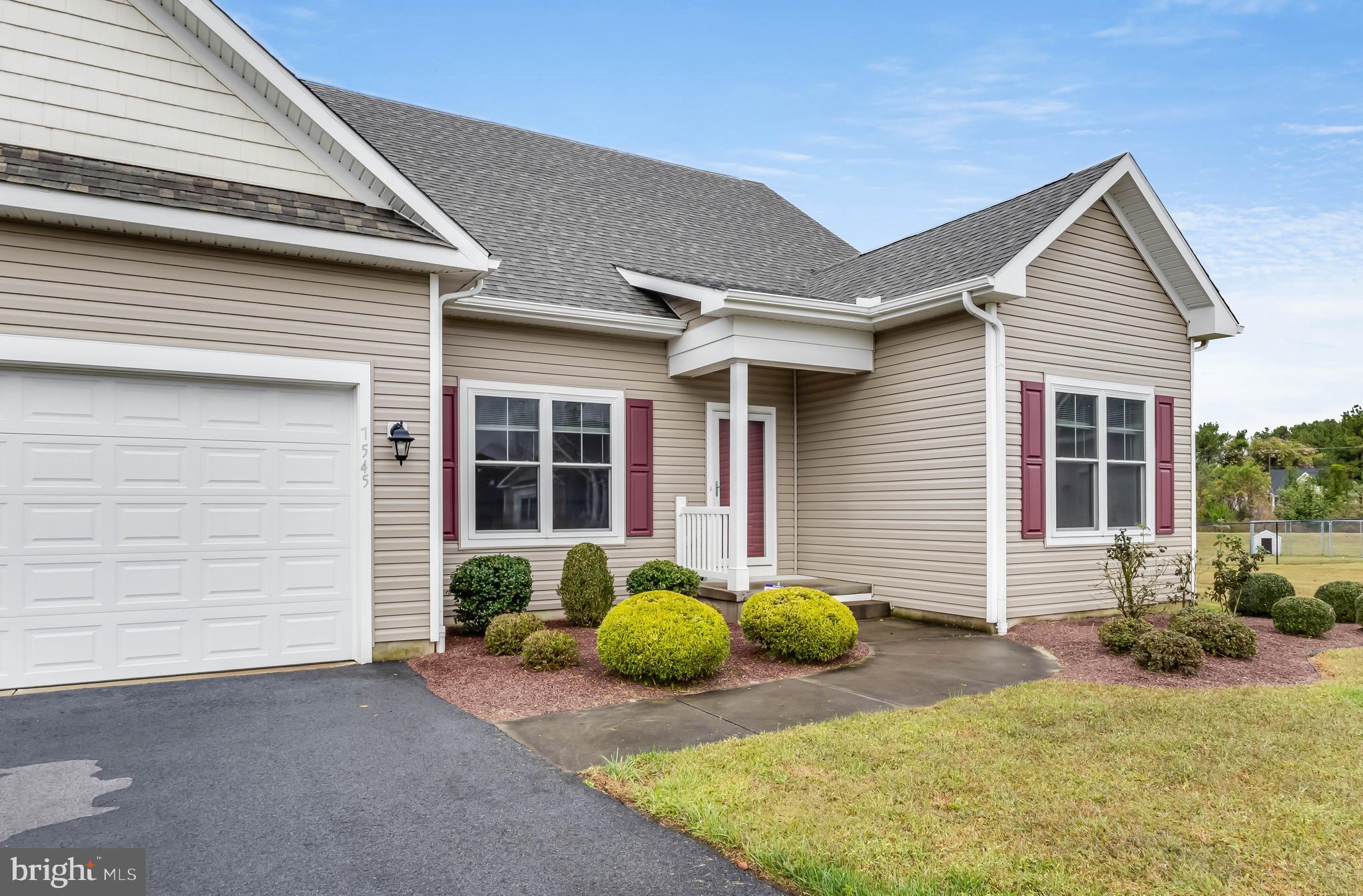 7545 BROAD CREEK CIRCLE