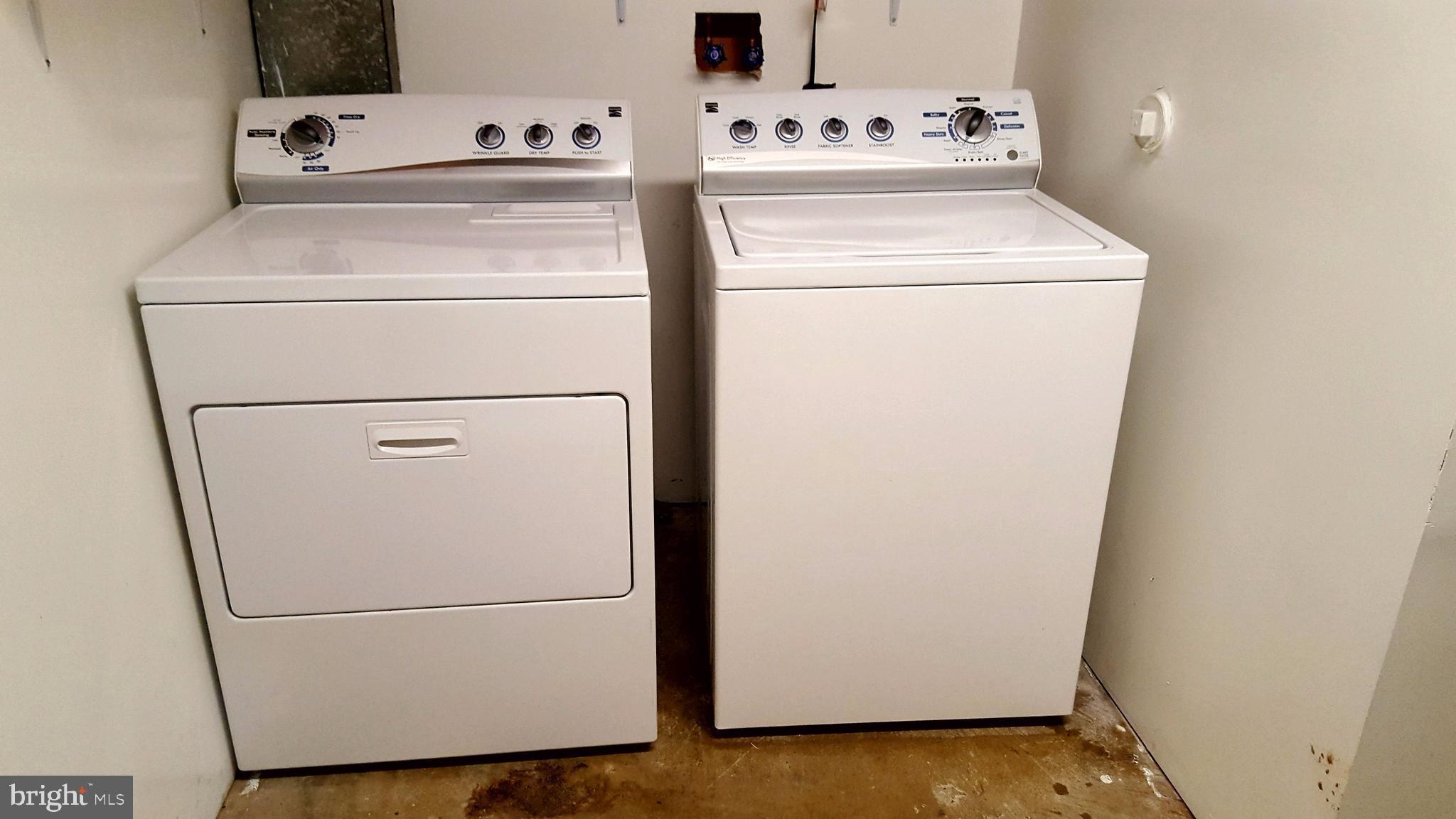 STONEYBROOKE - Residential