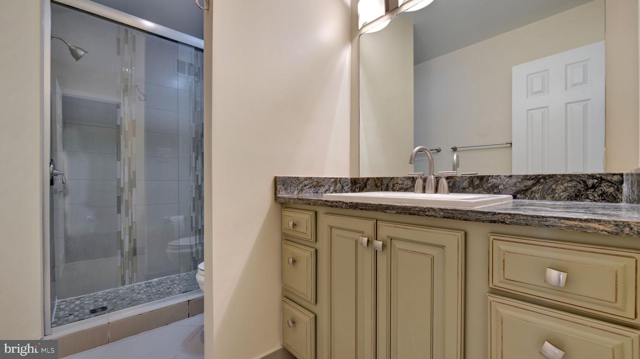 1032 RANDOLPH STREET