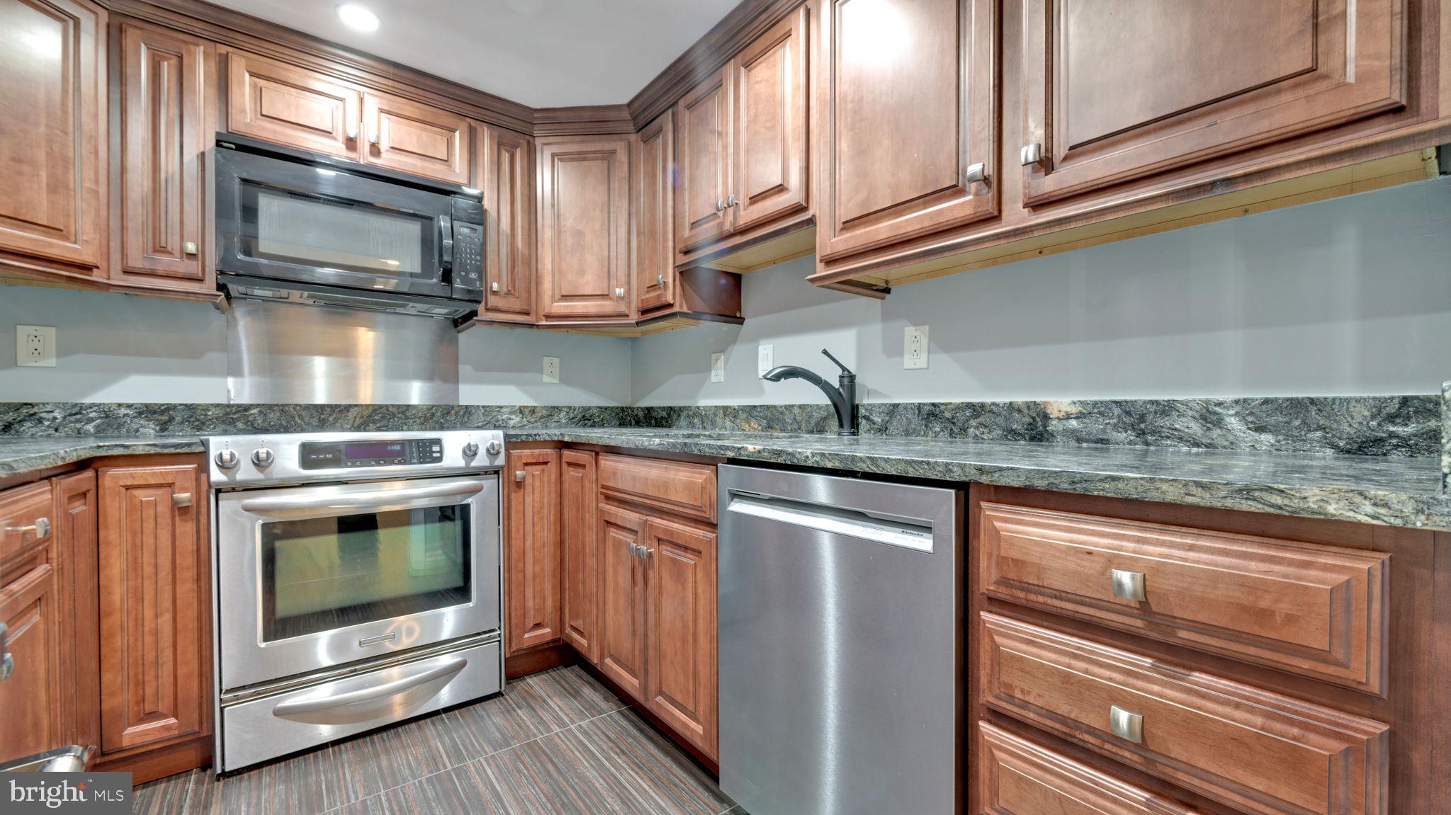 RANDOLPH SQUARE - Residential Lease