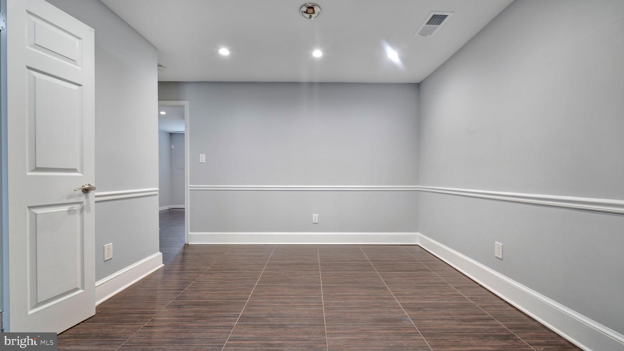 RANDOLPH SQUARE - Residential Lease