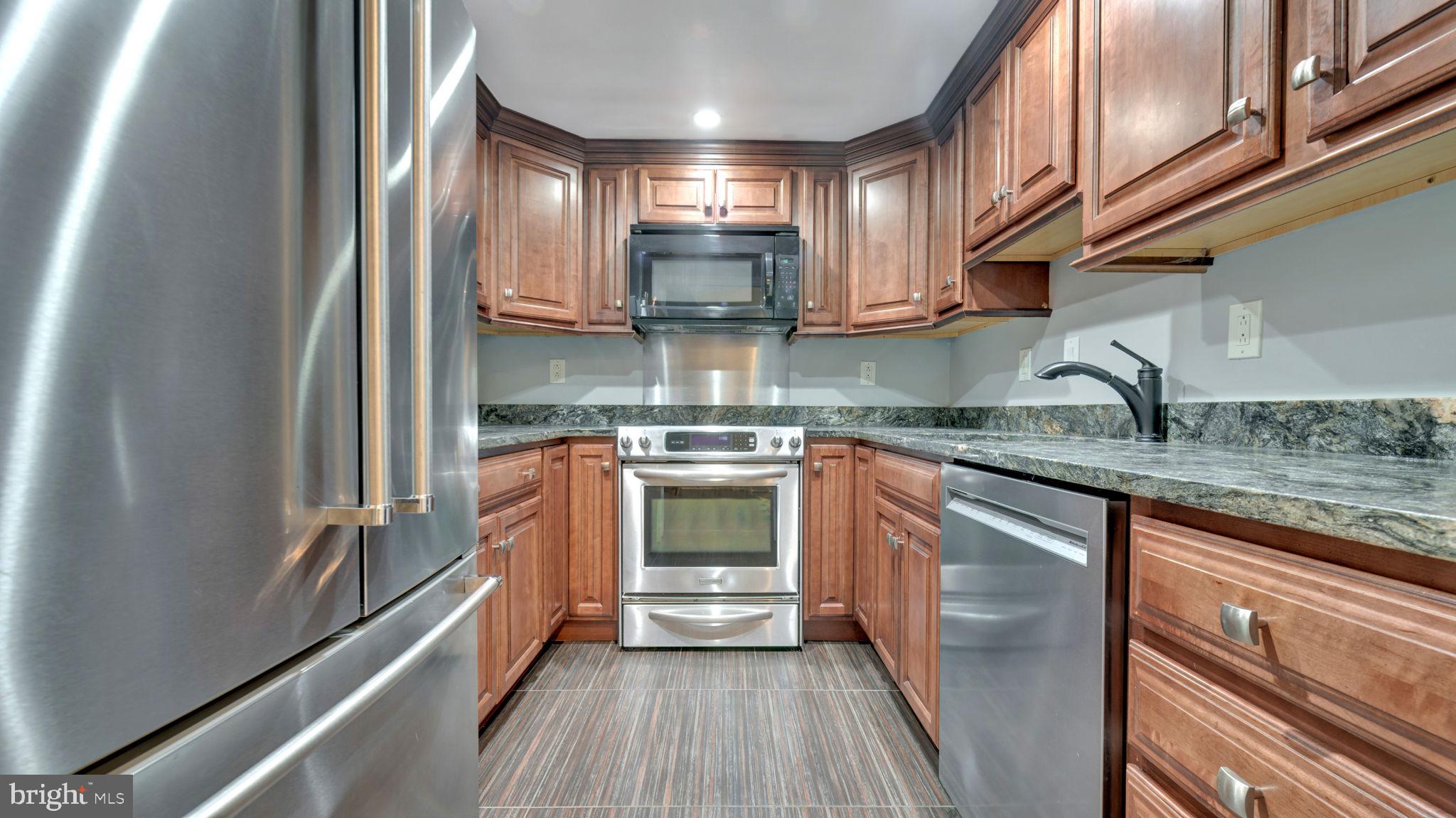 RANDOLPH SQUARE - Residential Lease