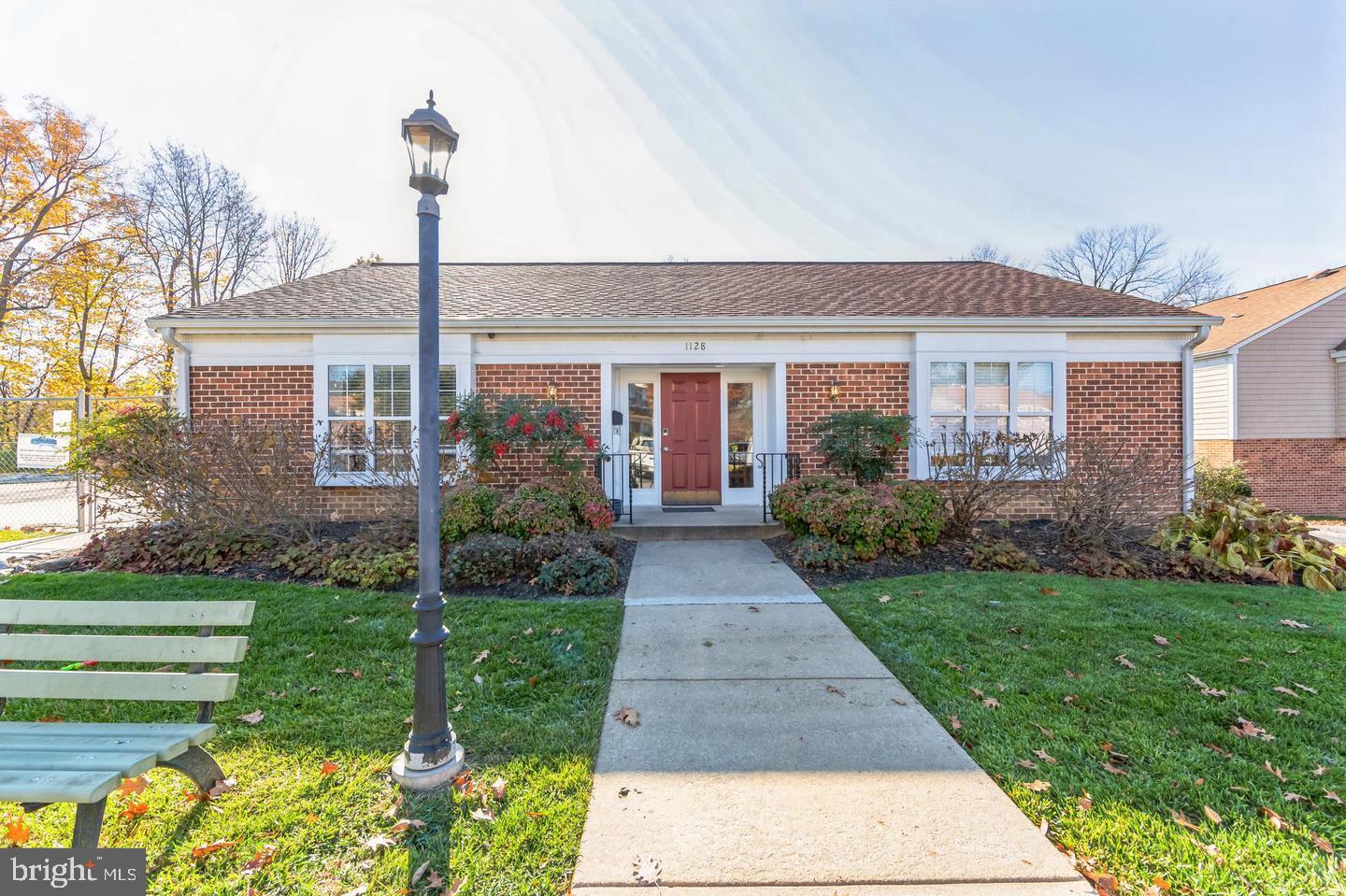 WESTON VILLAGE - Residential