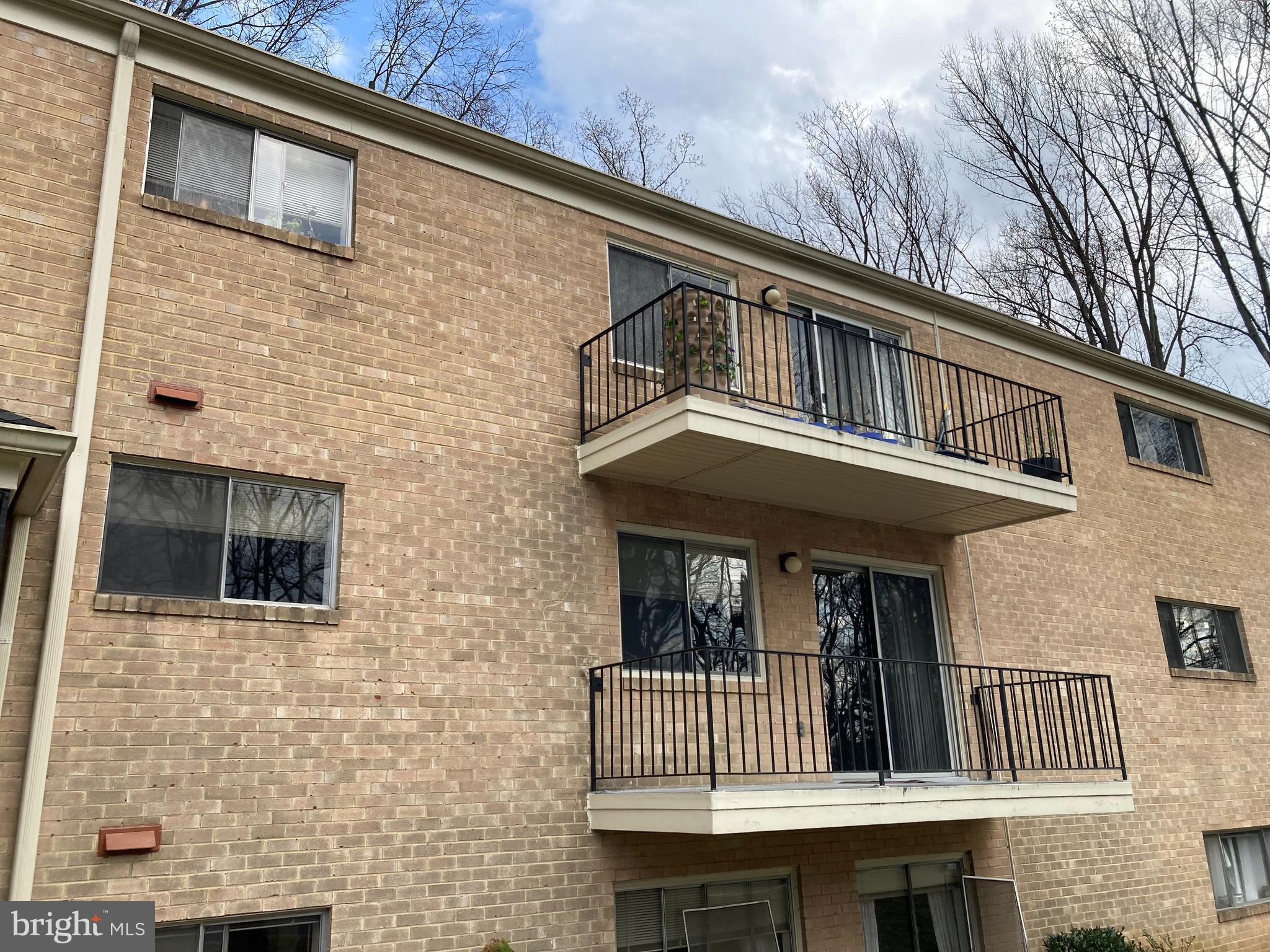10613 MONTROSE AVENUE 104