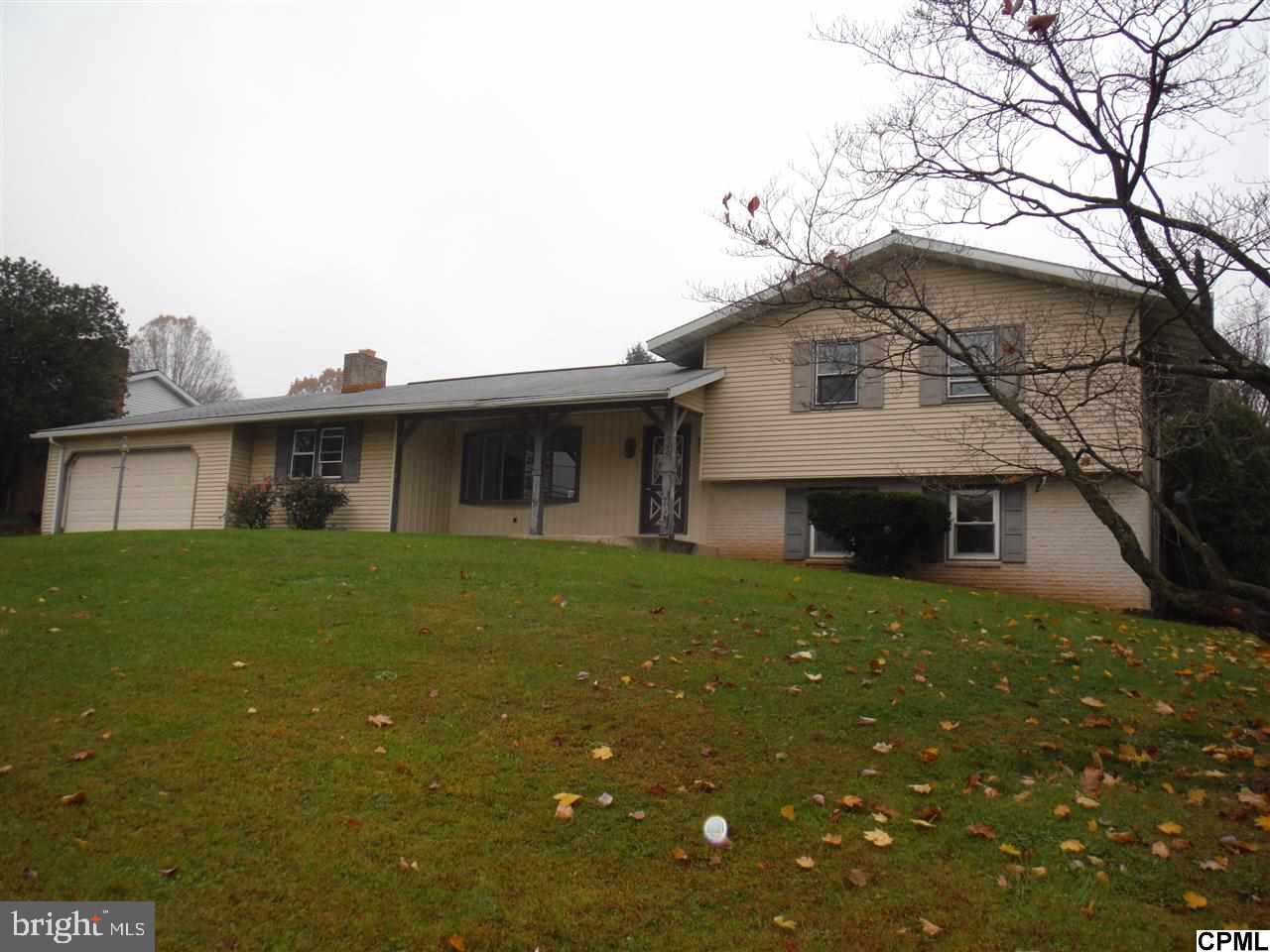 It's a mad mad world when you can find a 4 bedroom split level with 3 full baths, an in-ground pool, a deck with indoor-outdoor tap system on just under a 1/2 acre fenced lot for the ridiculous price of $124000. You must come see all this to believe it. "BANK OWNED FORECLOSURE" ?NOT a short sale? ?Easy, quick purchase process.? $1,000 or 1%, whichever is greater, min. EM Deposit w/offer required. Subject to Bank Addendum