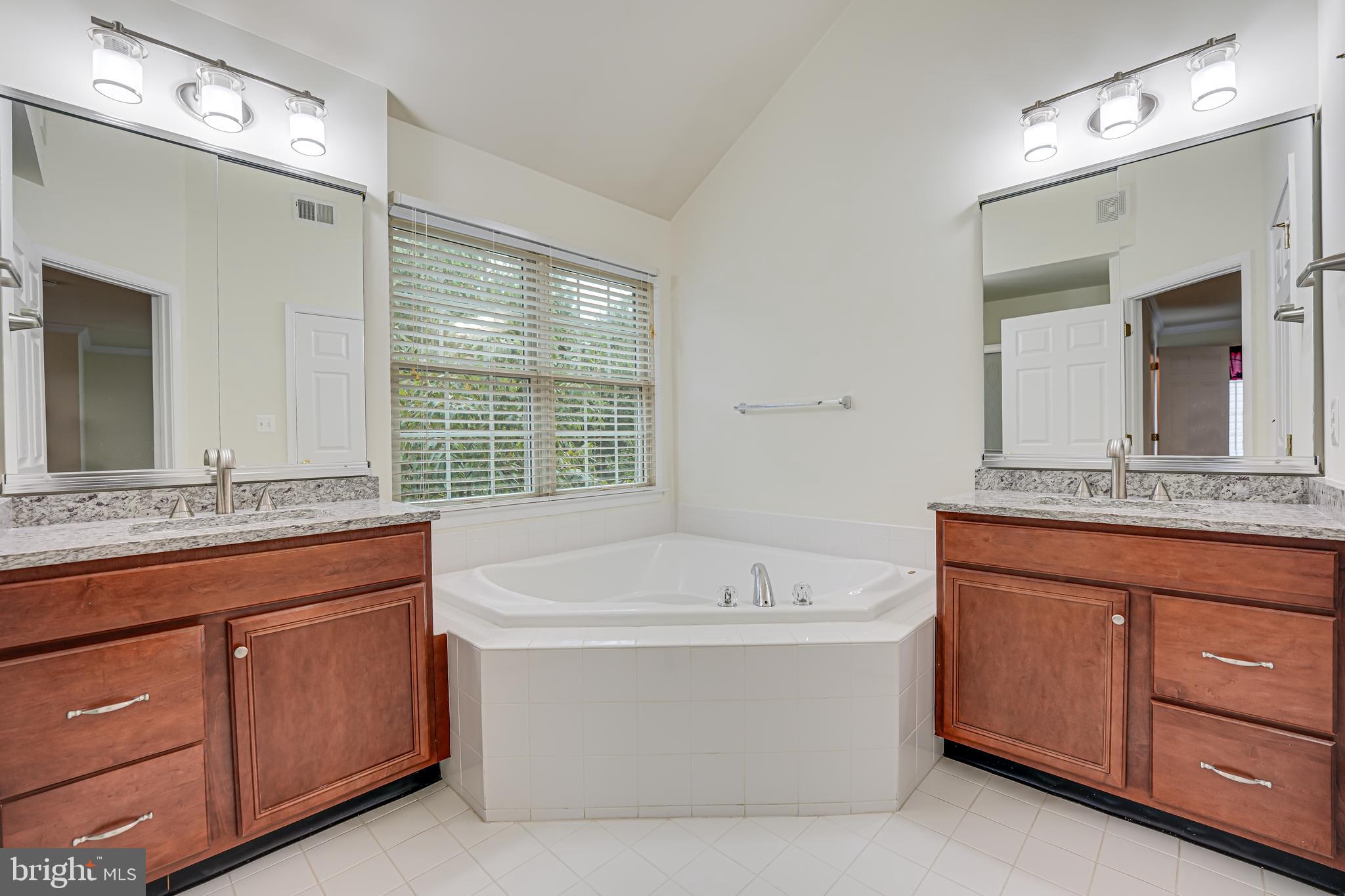 DOMINION VALLEY COUNTRY CLUB - Residential