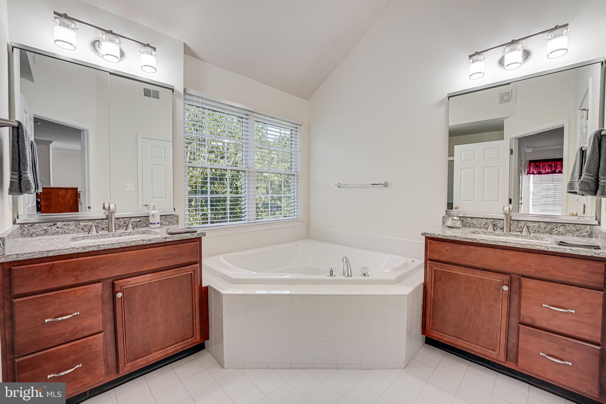 DOMINION VALLEY COUNTRY CLUB - Residential