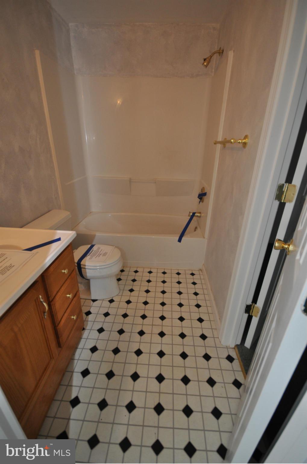 ROUND HILL - Residential