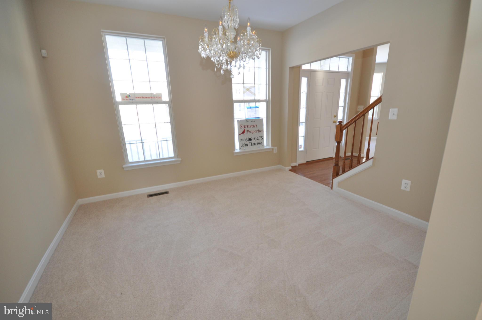 ROUND HILL - Residential