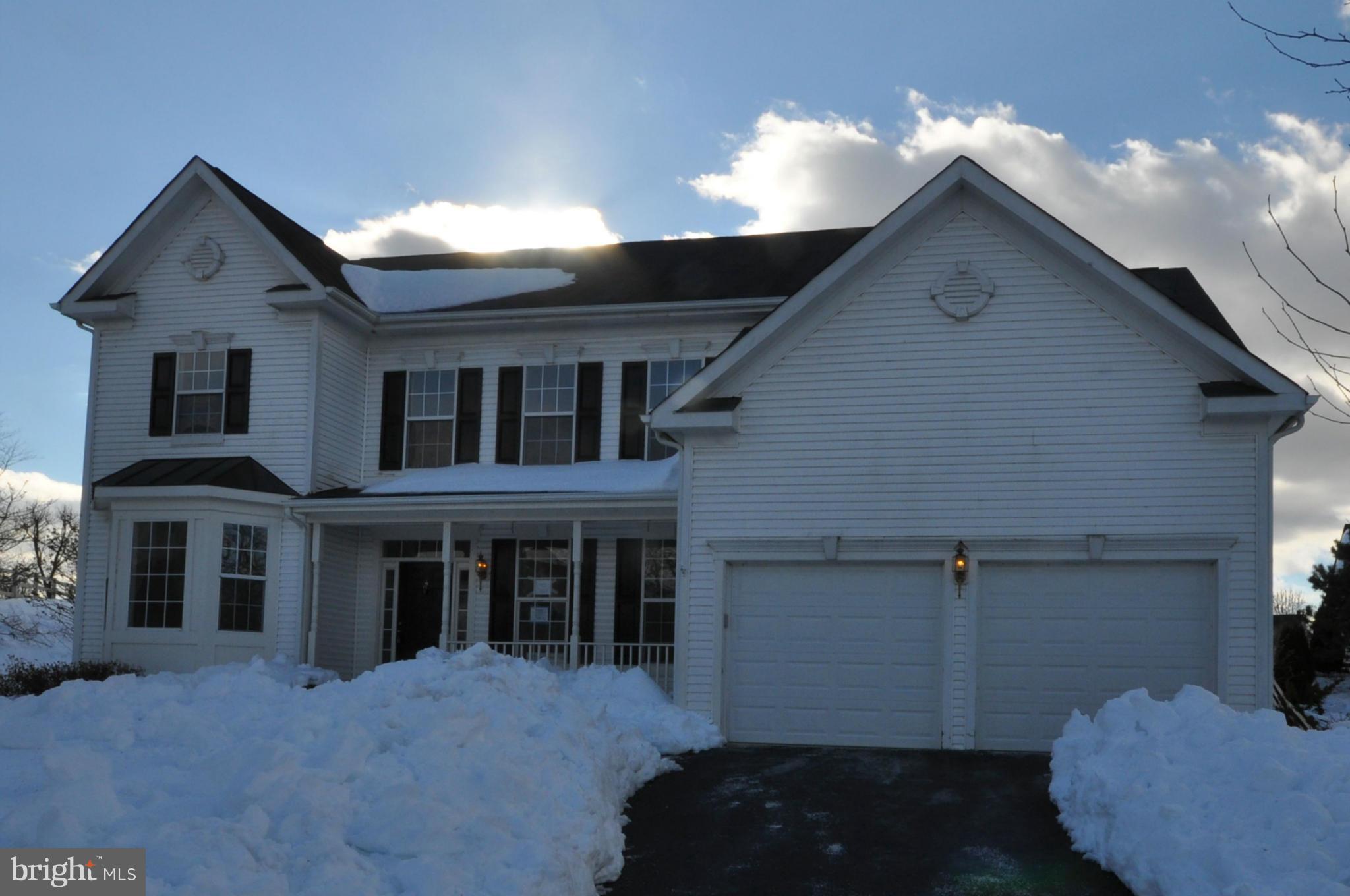 ROUND HILL - Residential