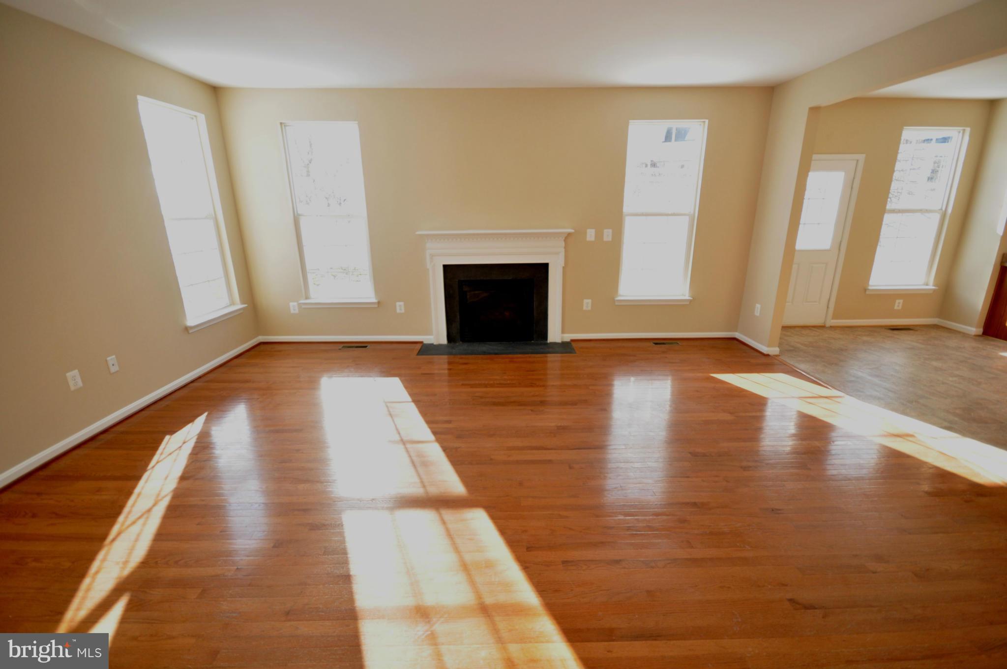 ROUND HILL - Residential