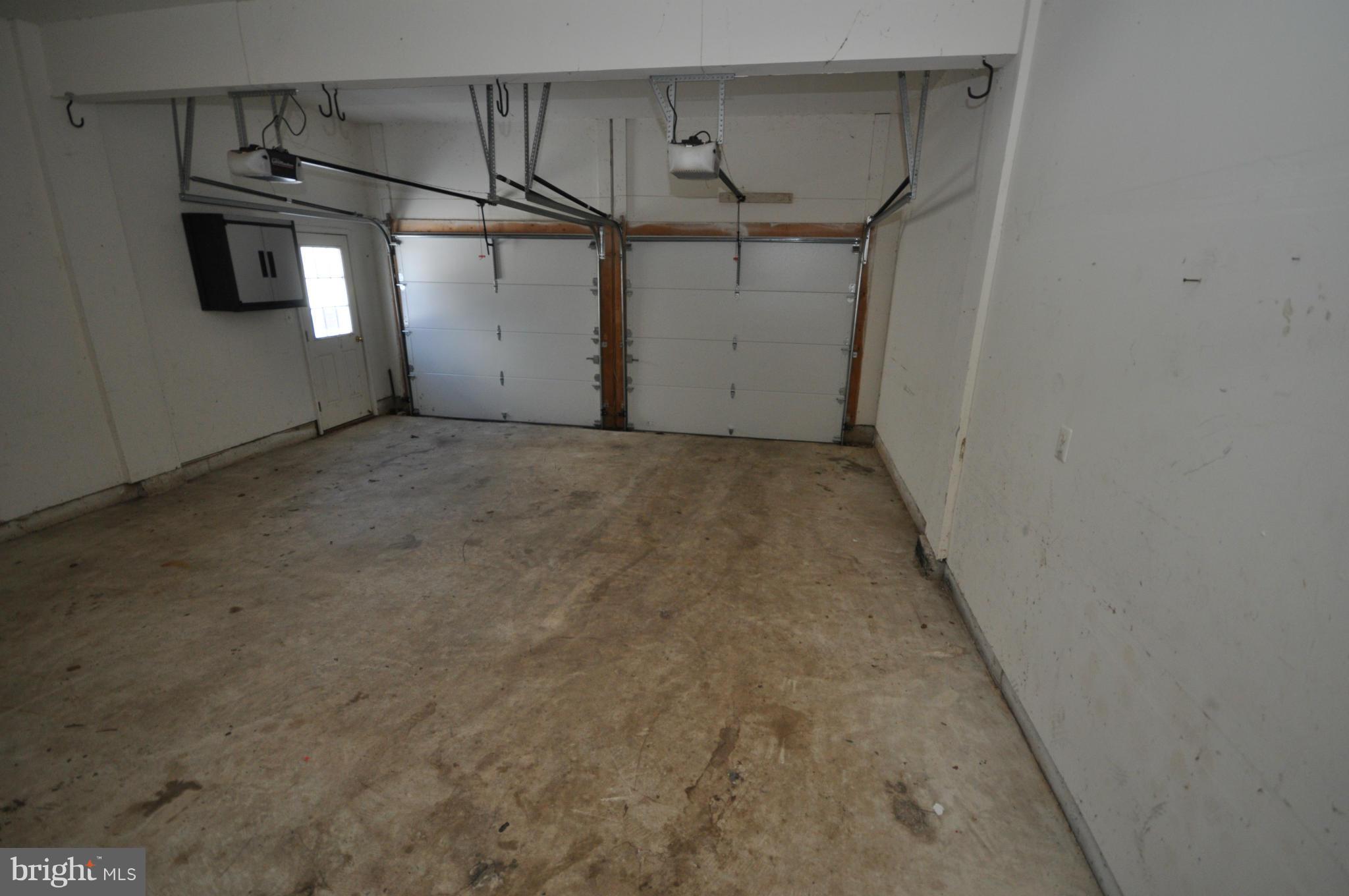 ROUND HILL - Residential