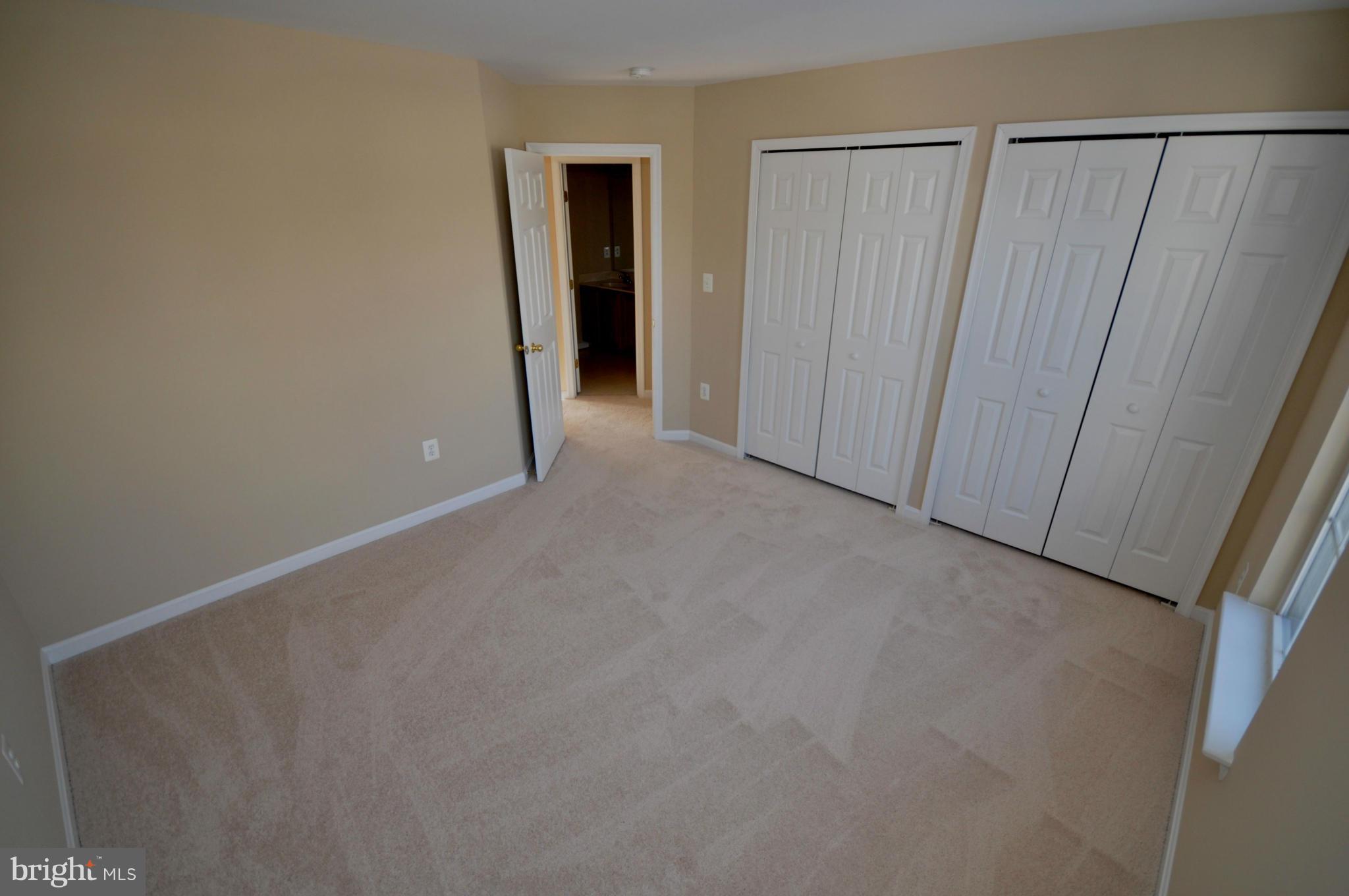 ROUND HILL - Residential