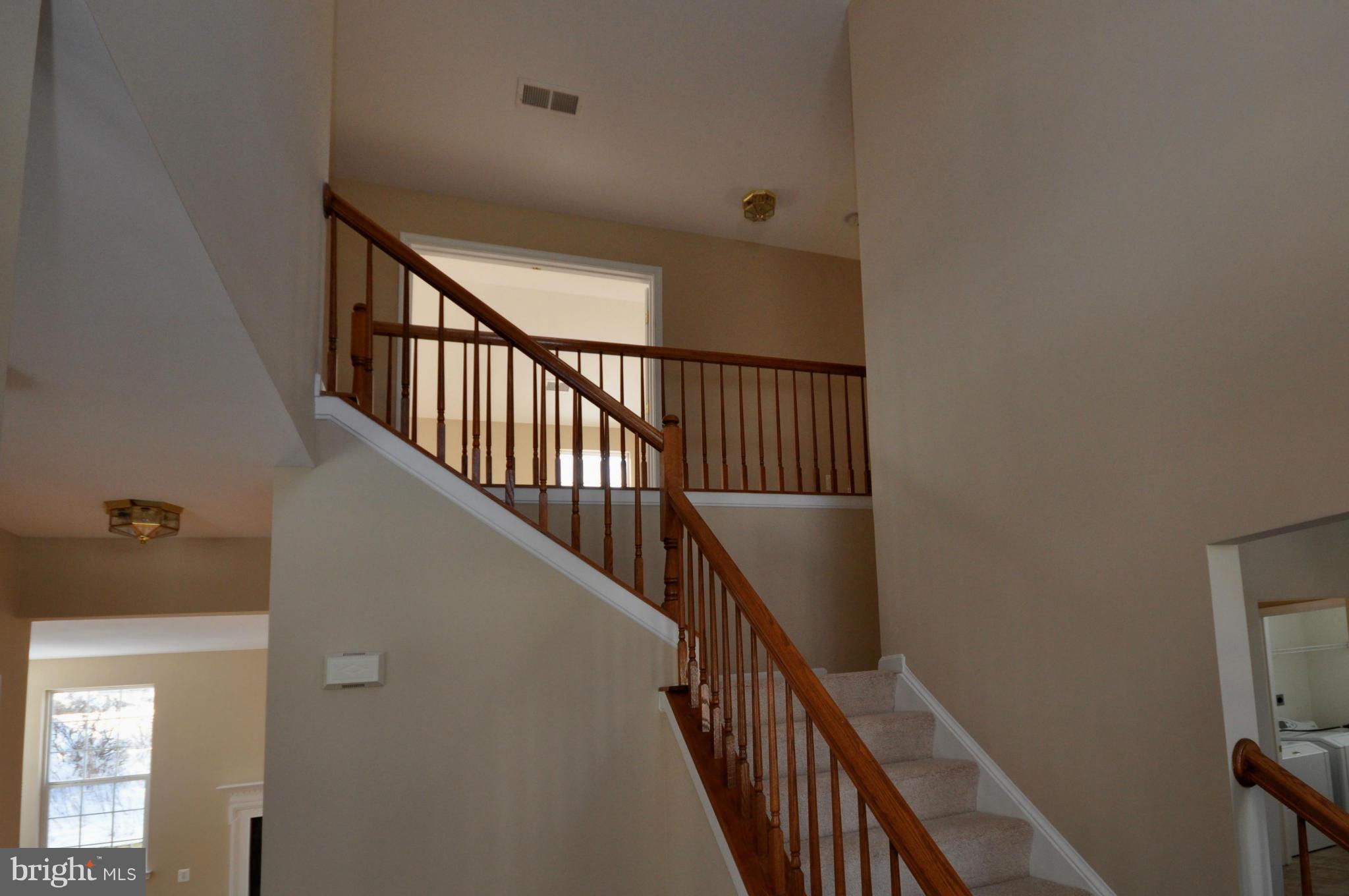 ROUND HILL - Residential