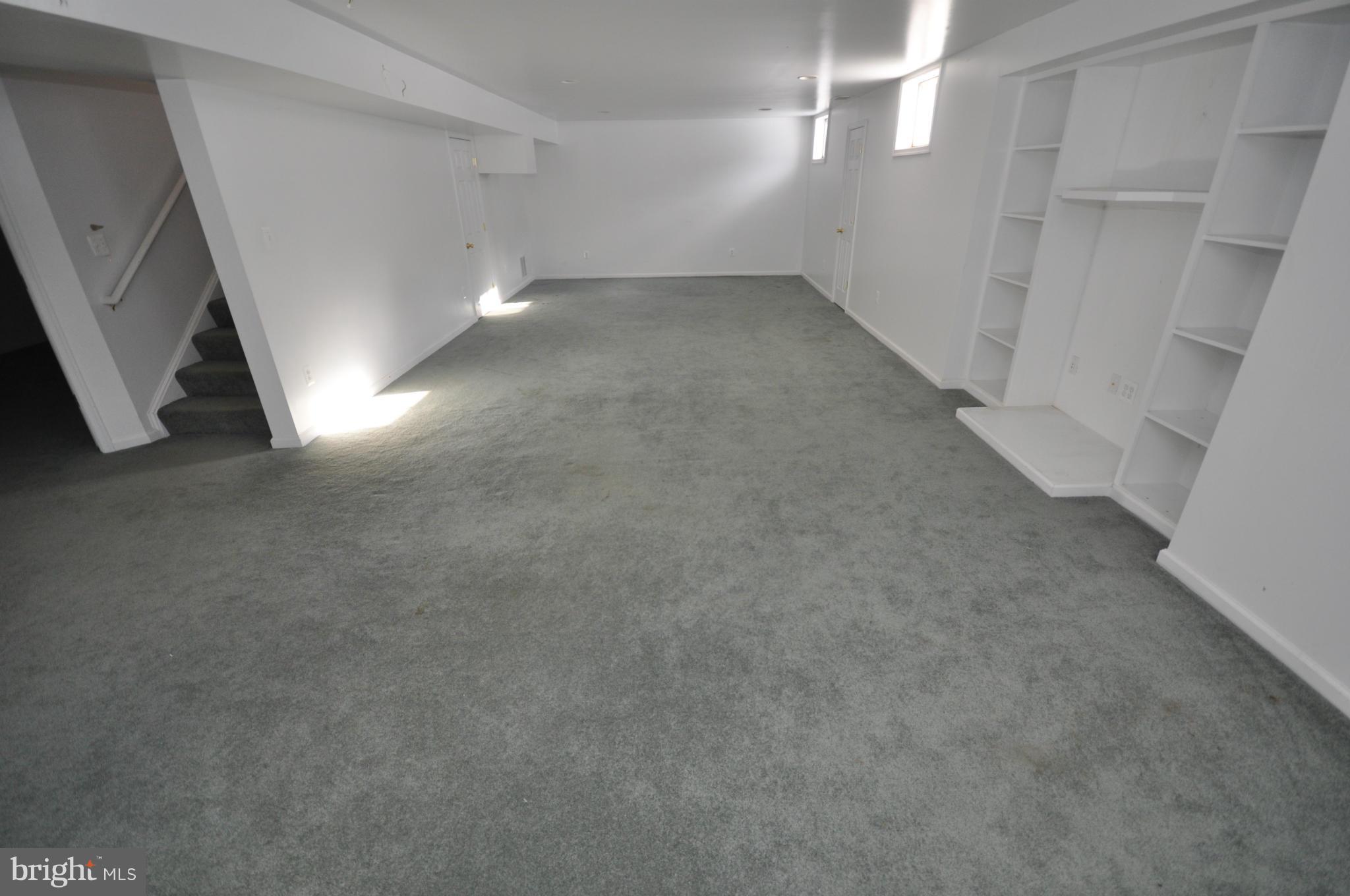 ROUND HILL - Residential