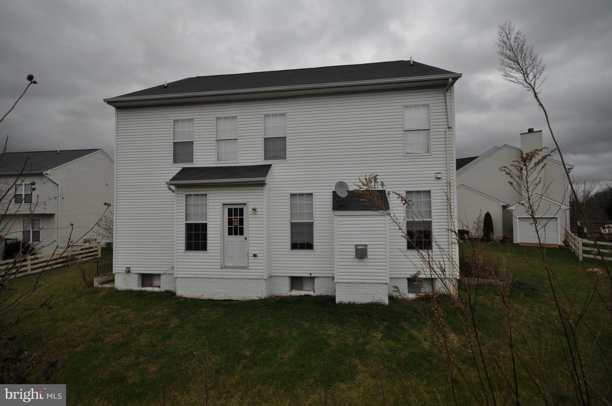 ROUND HILL - Residential