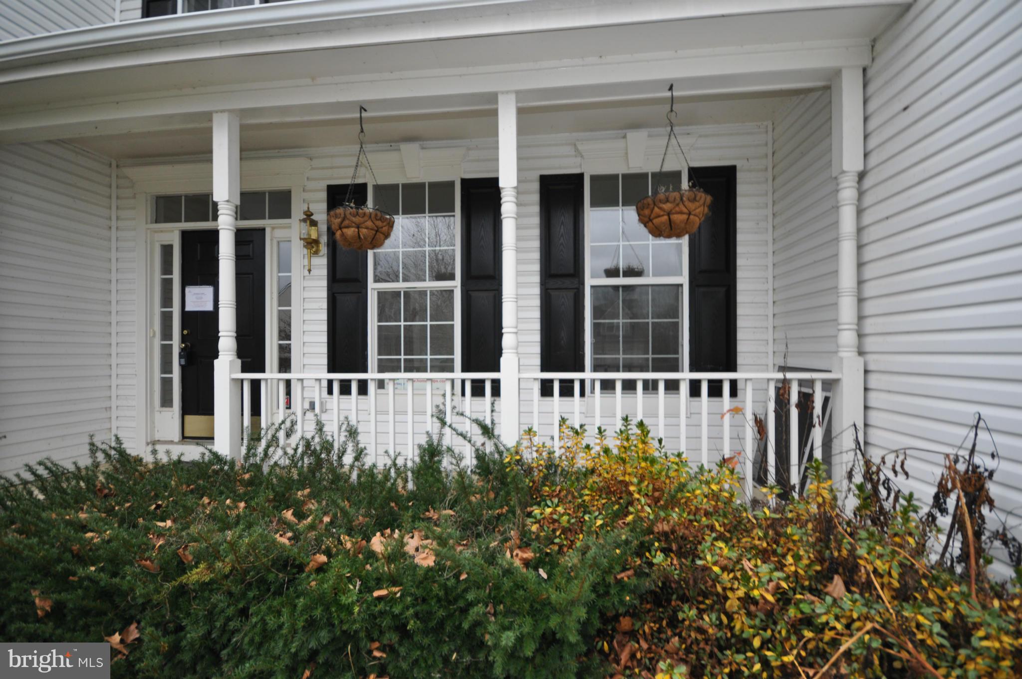 ROUND HILL - Residential