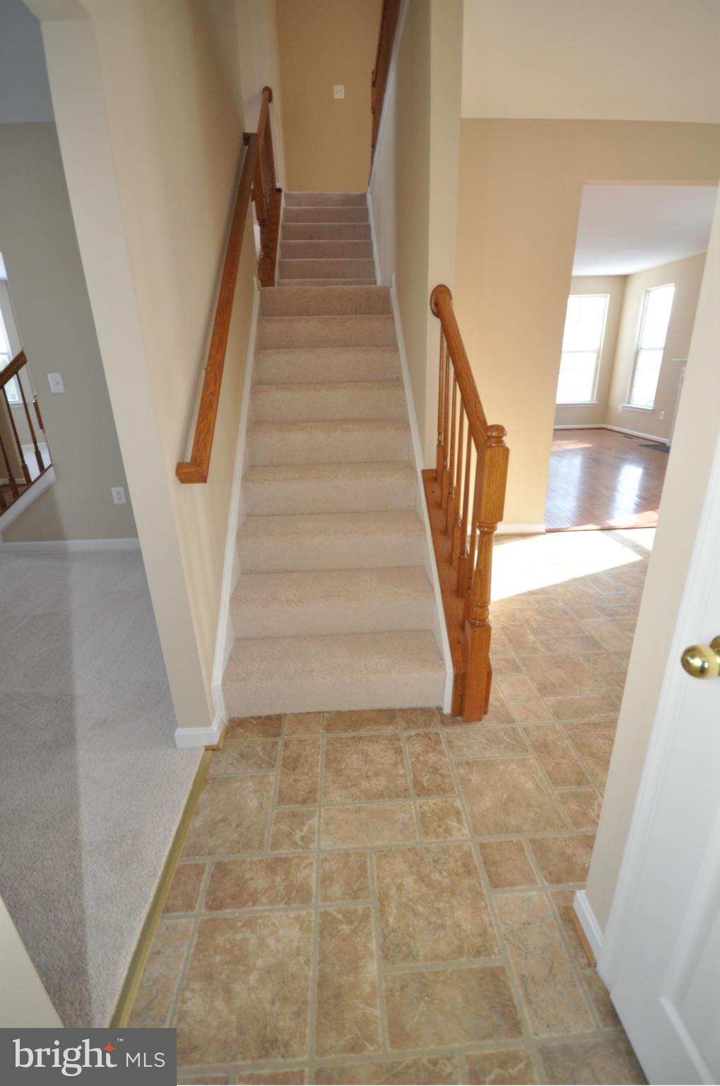 ROUND HILL - Residential