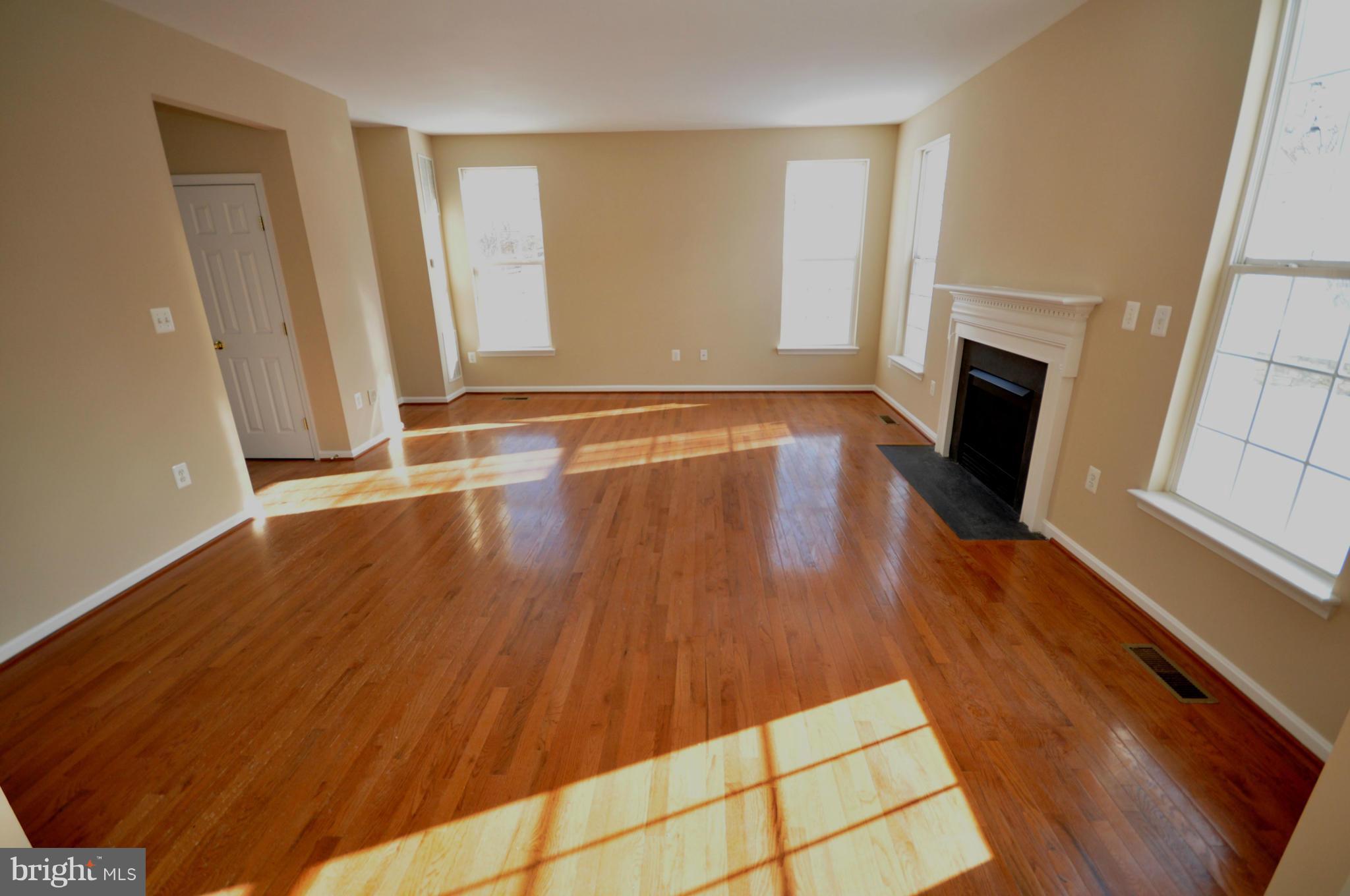 ROUND HILL - Residential