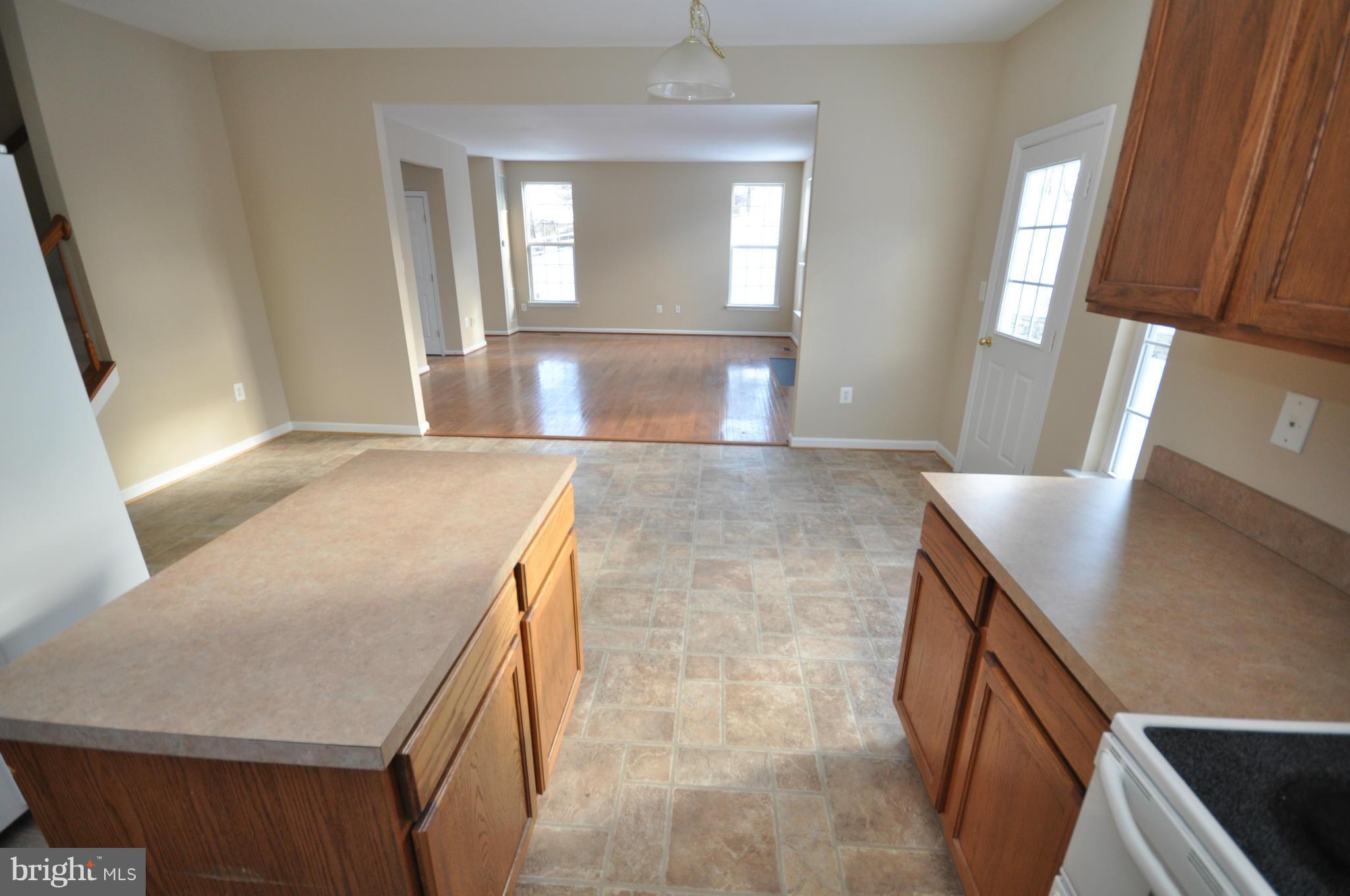 ROUND HILL - Residential