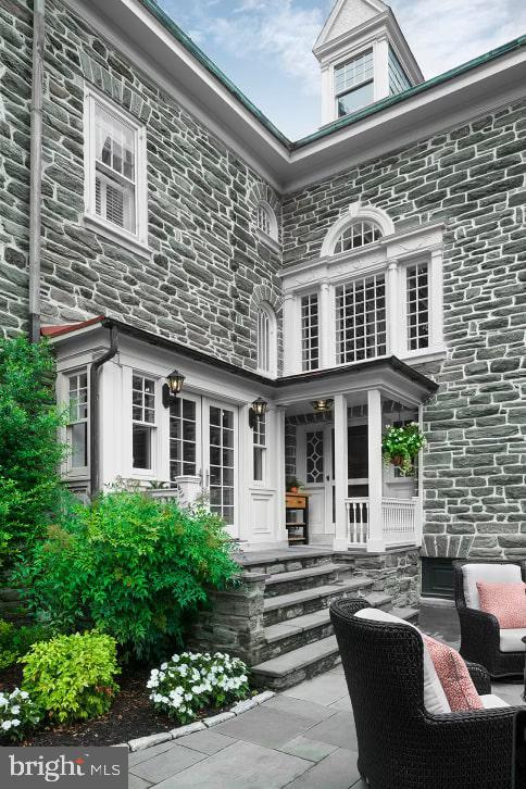 CHESTNUT HILL - Residential