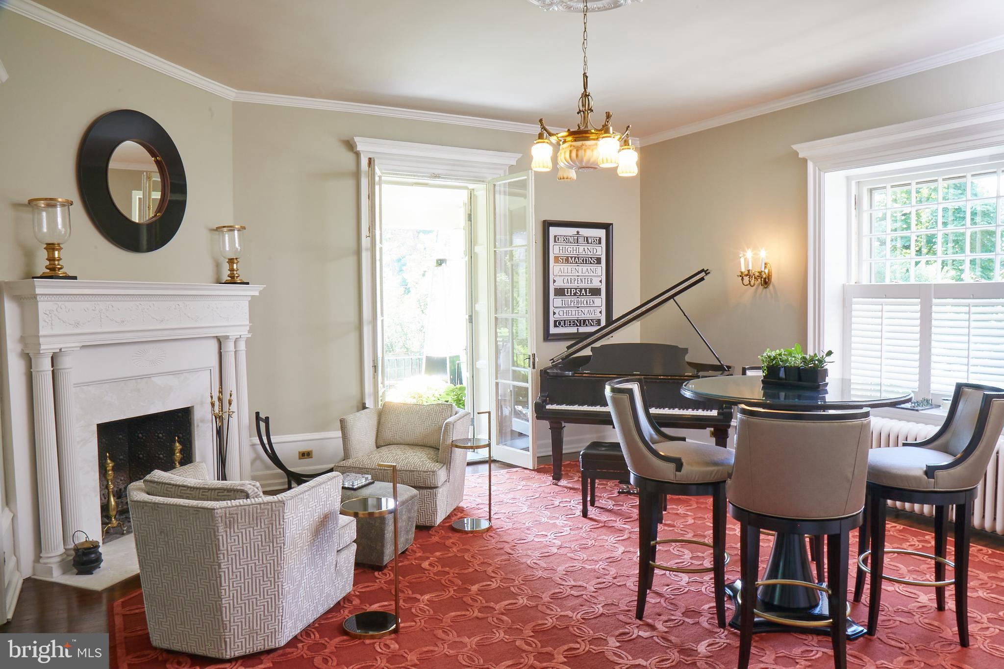 CHESTNUT HILL - Residential