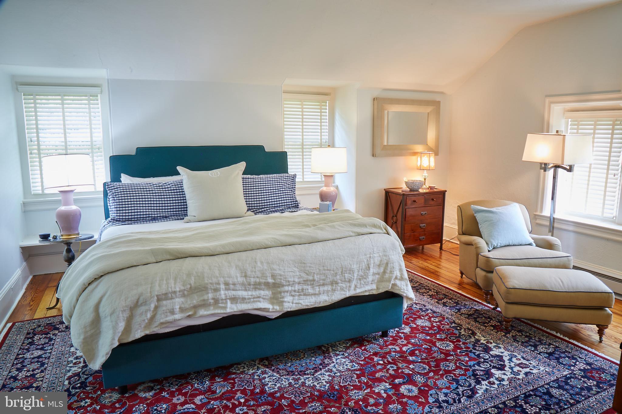 CHESTNUT HILL - Residential