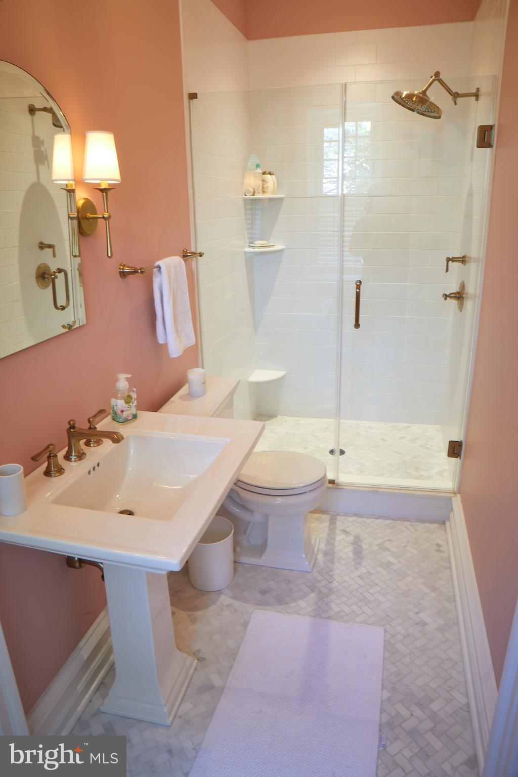 CHESTNUT HILL - Residential