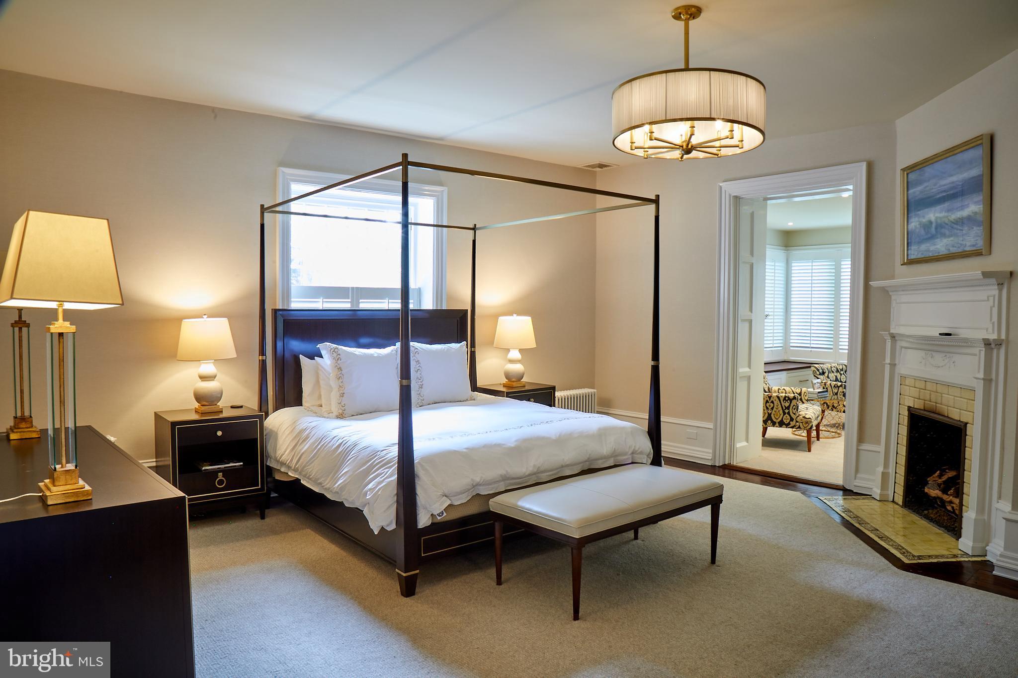 CHESTNUT HILL - Residential