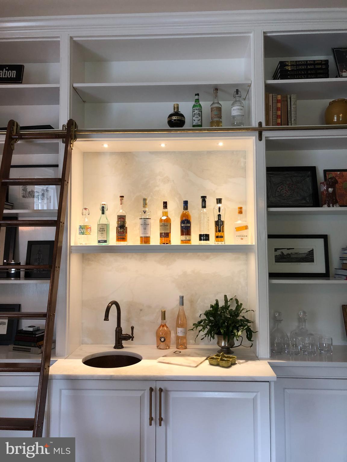 CHESTNUT HILL - Residential