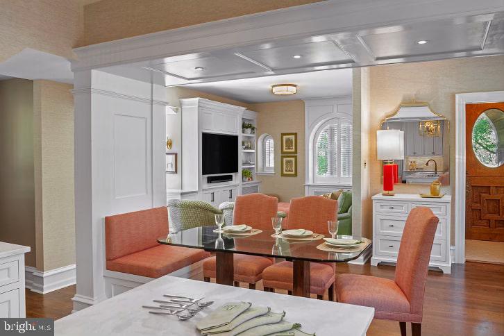 CHESTNUT HILL - Residential