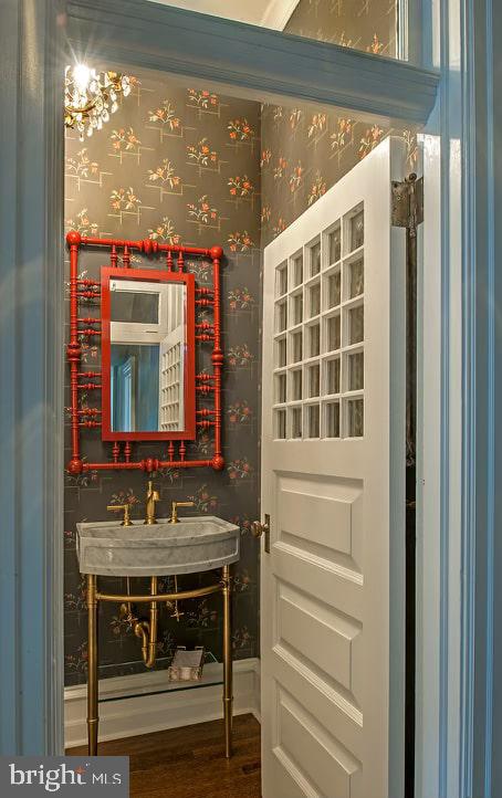 CHESTNUT HILL - Residential