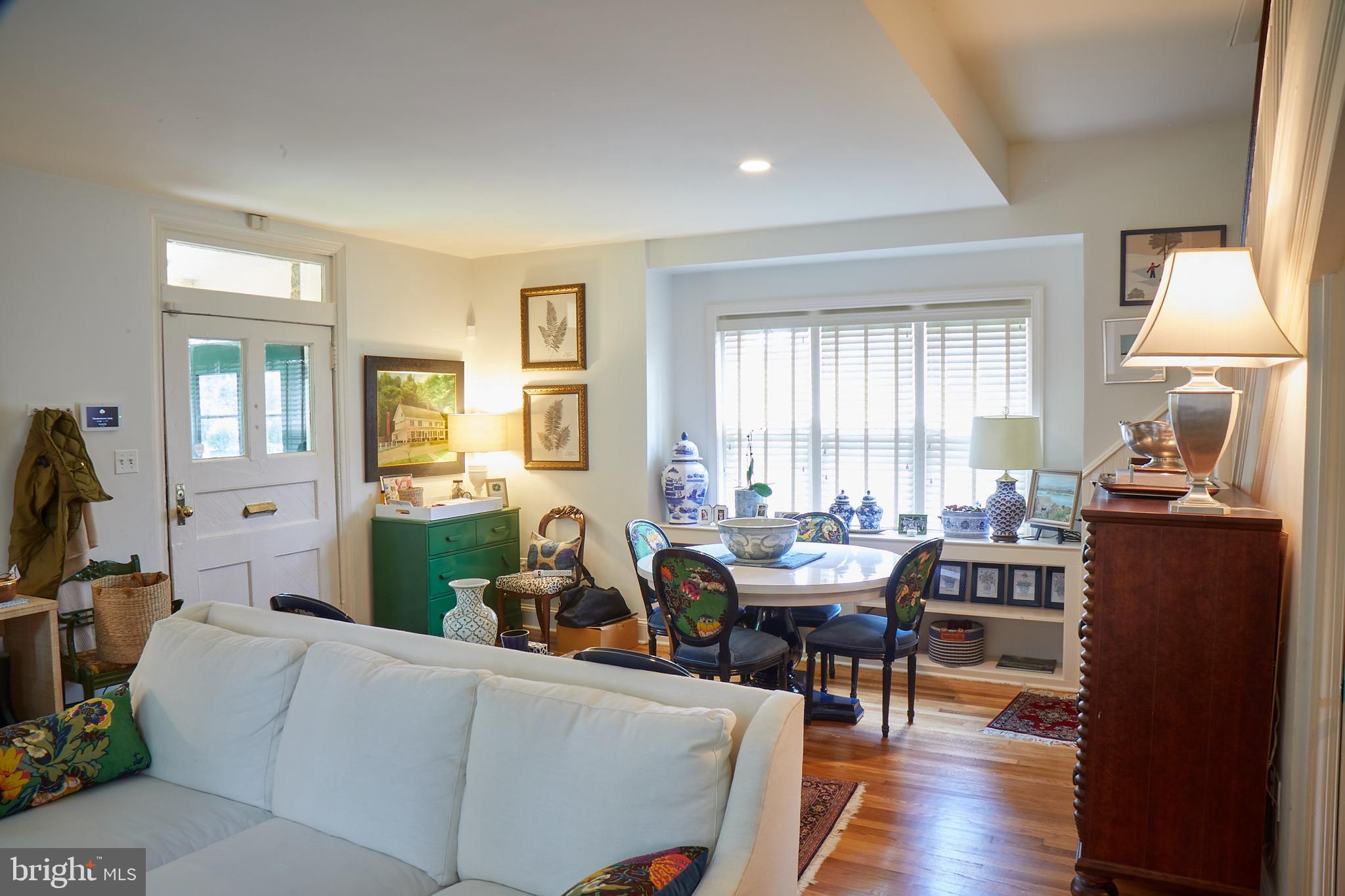 CHESTNUT HILL - Residential