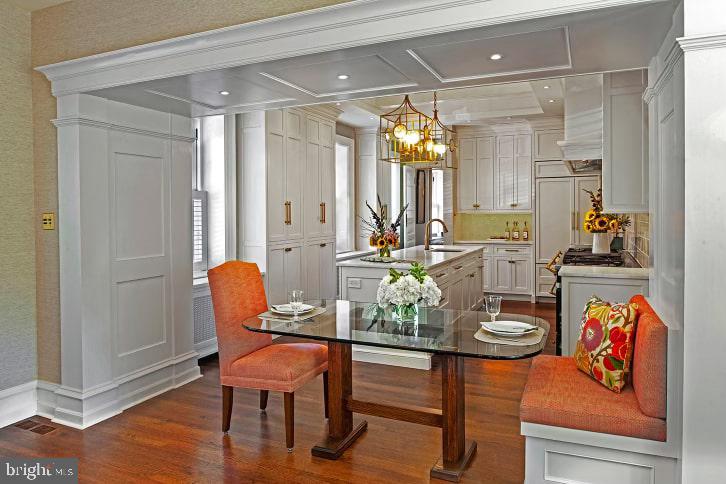 CHESTNUT HILL - Residential