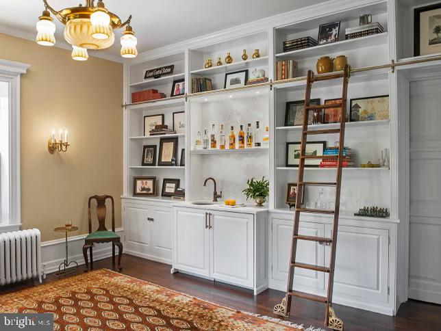 CHESTNUT HILL - Residential