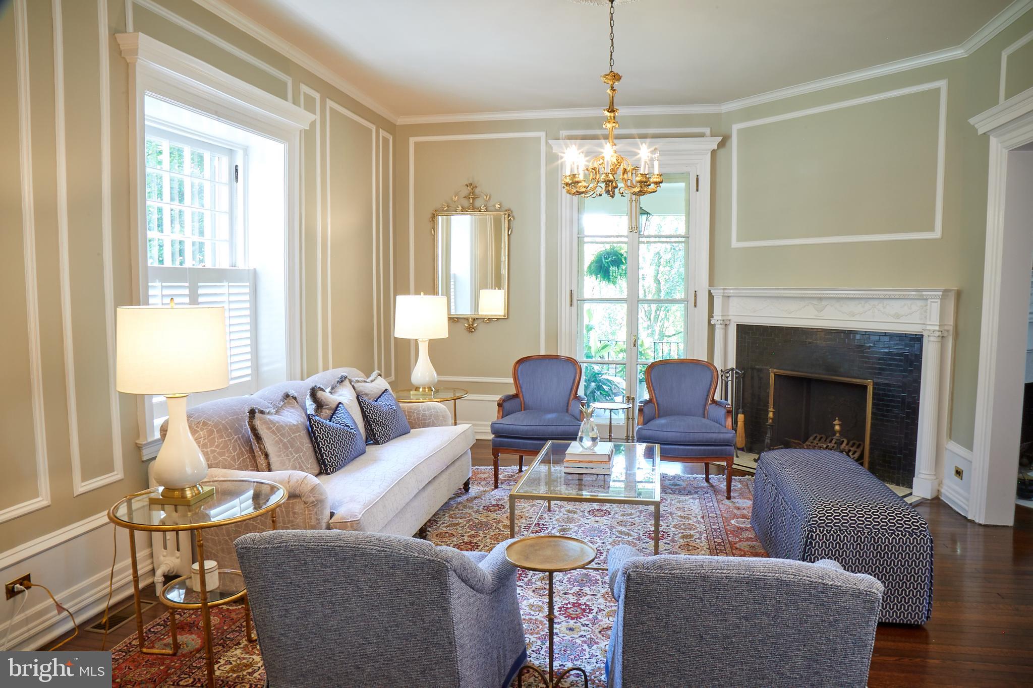 CHESTNUT HILL - Residential