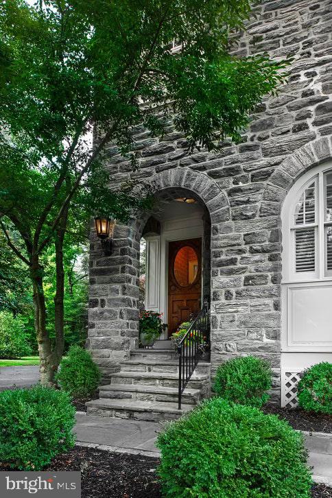 CHESTNUT HILL - Residential