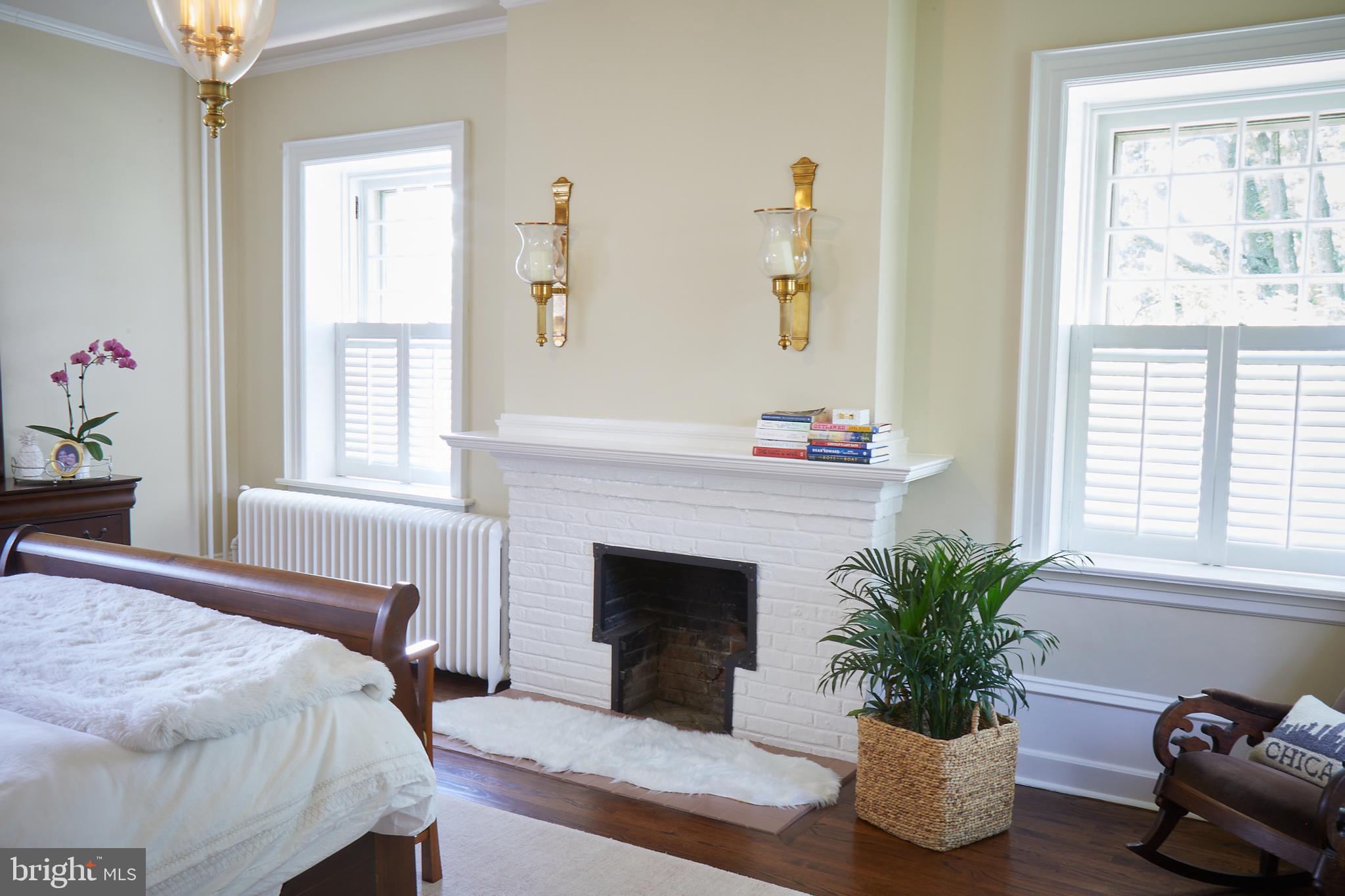 CHESTNUT HILL - Residential