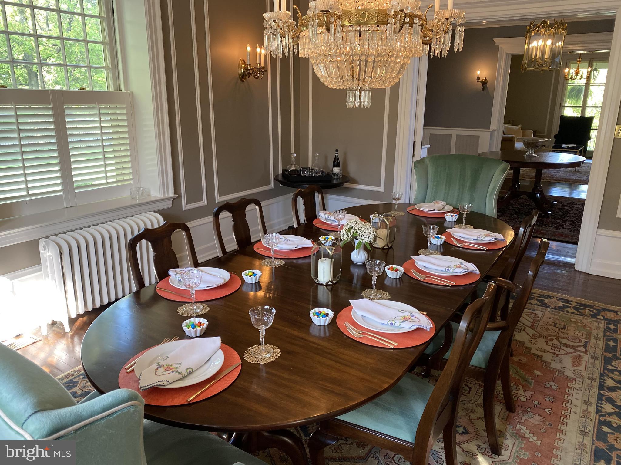 CHESTNUT HILL - Residential