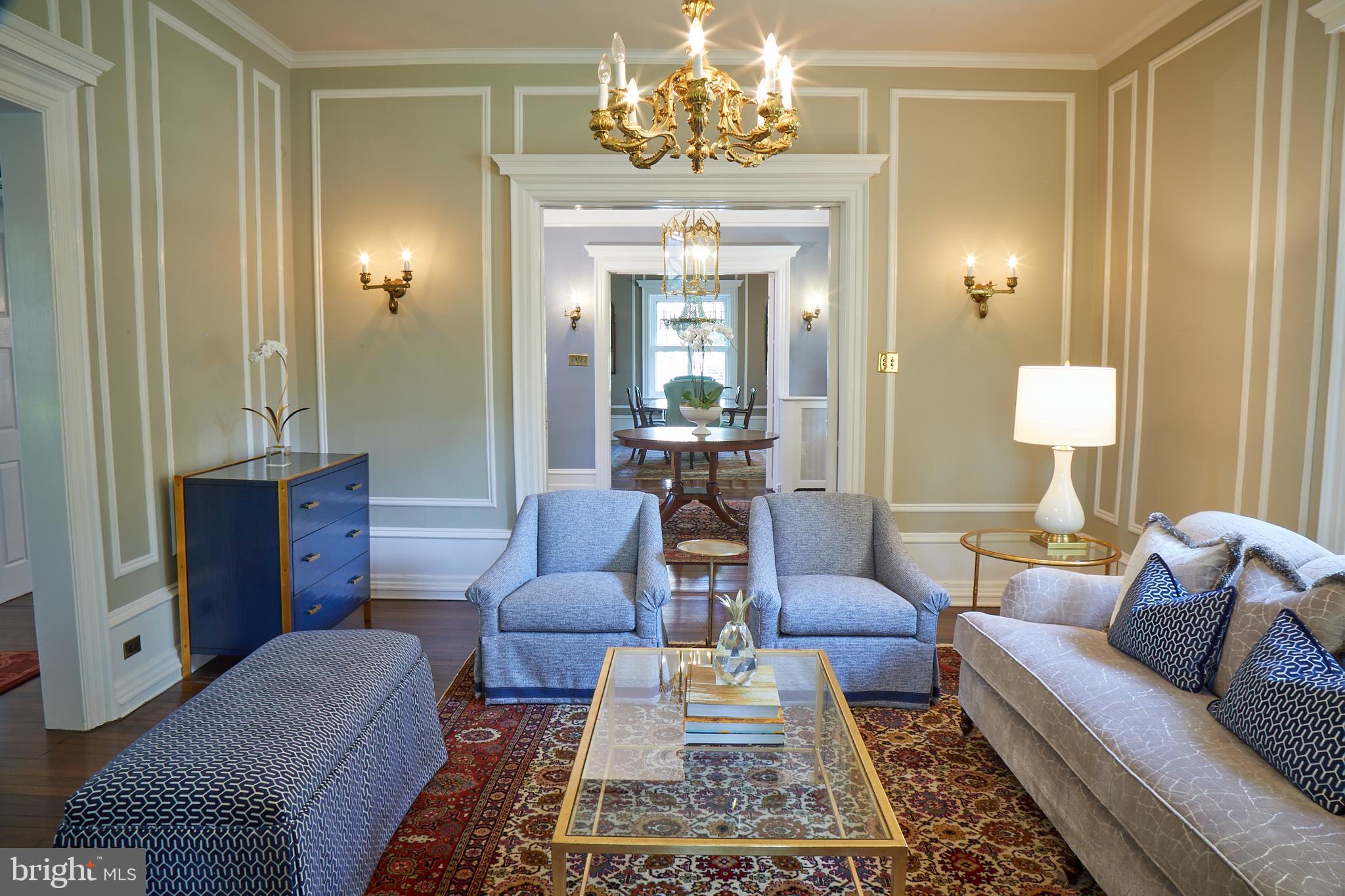 CHESTNUT HILL - Residential