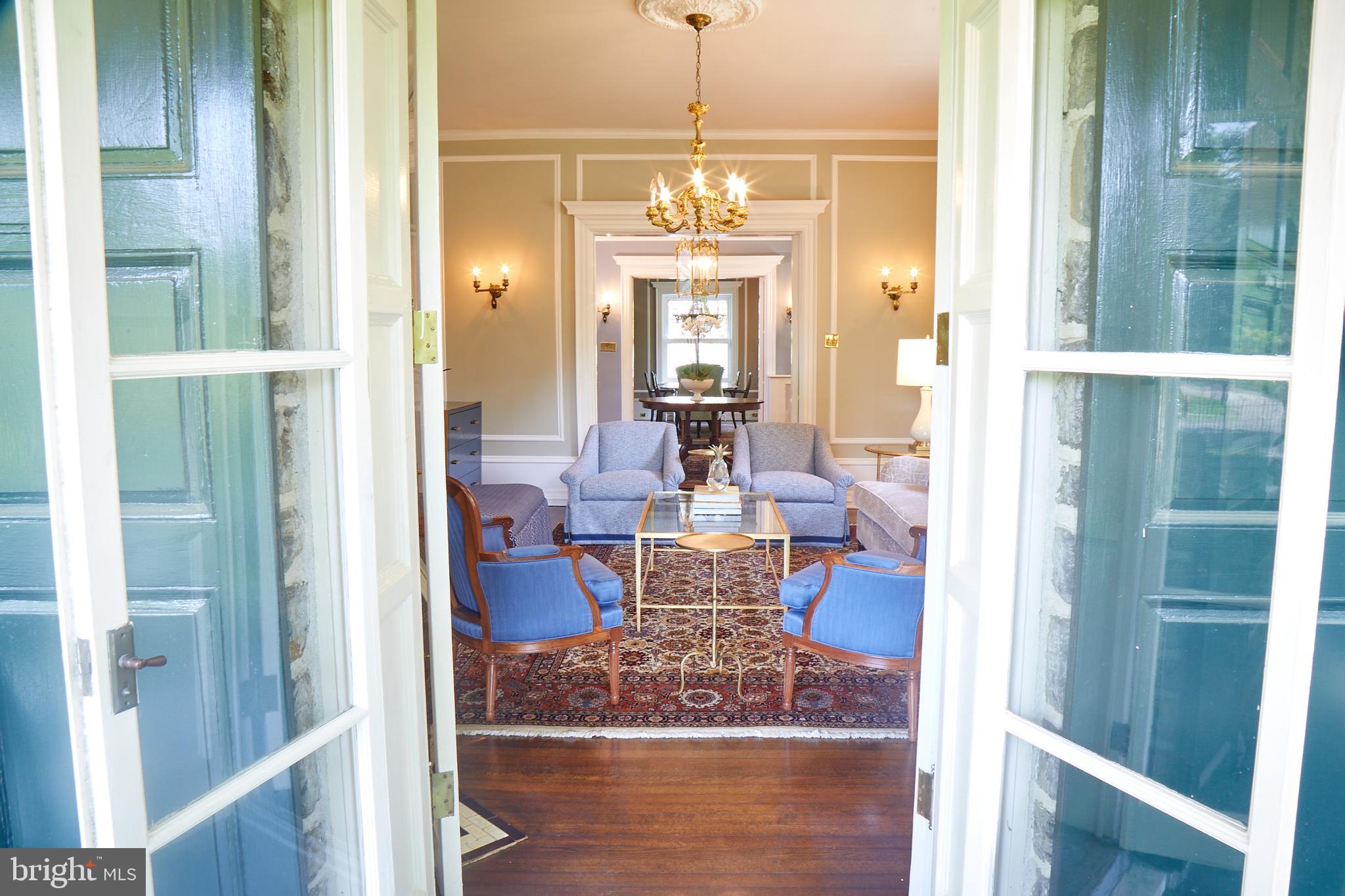 CHESTNUT HILL - Residential